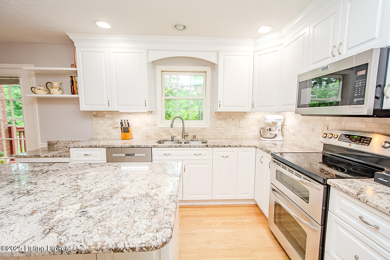 13811 Forest Bend Cir