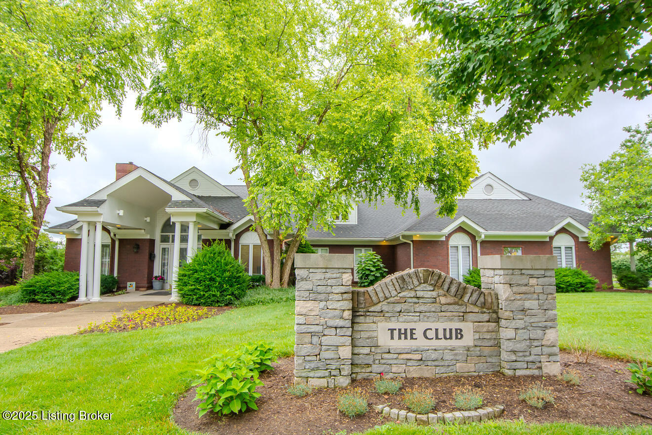 13811 Forest Bend Cir