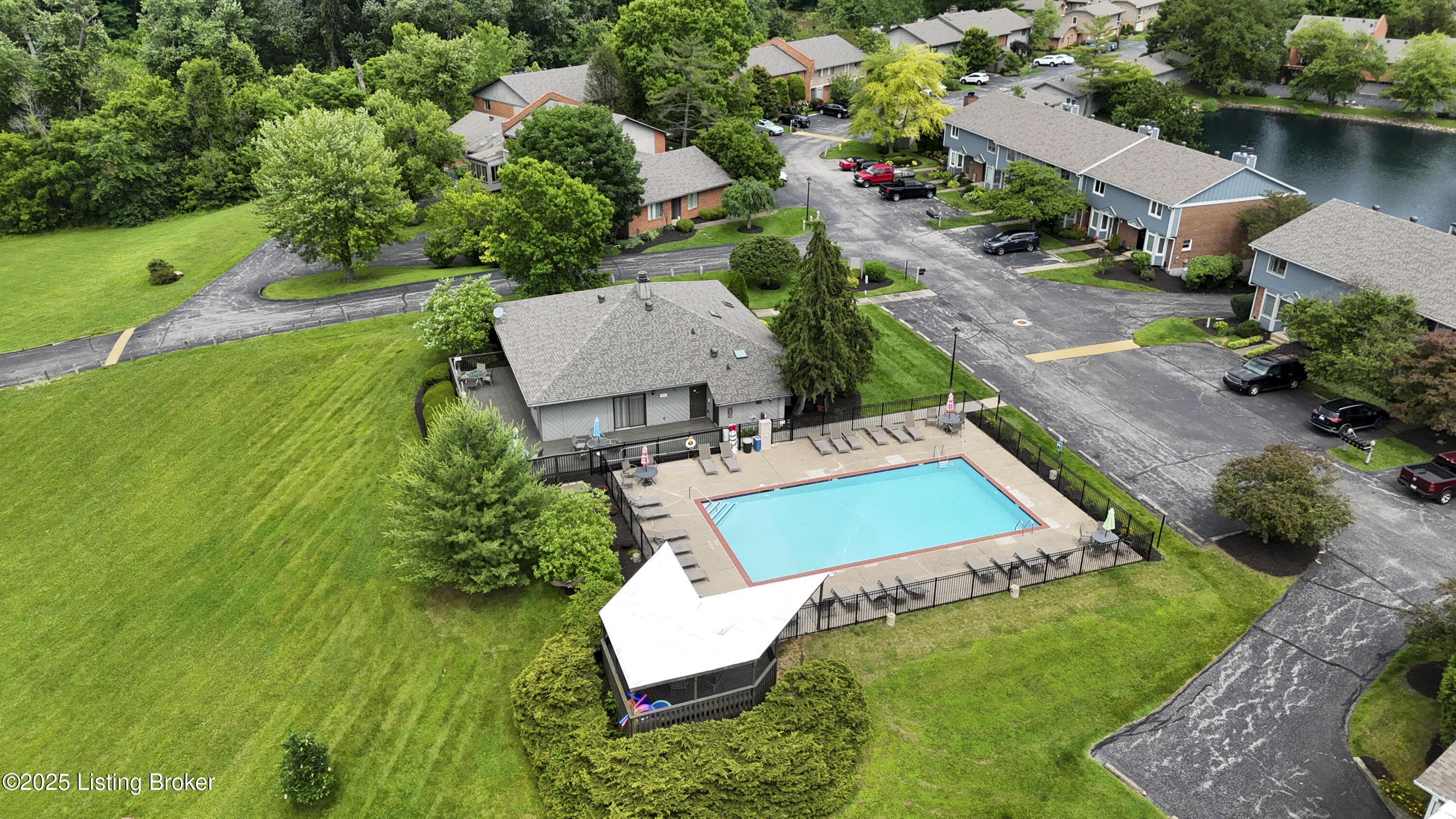5531 Forest Lake Dr