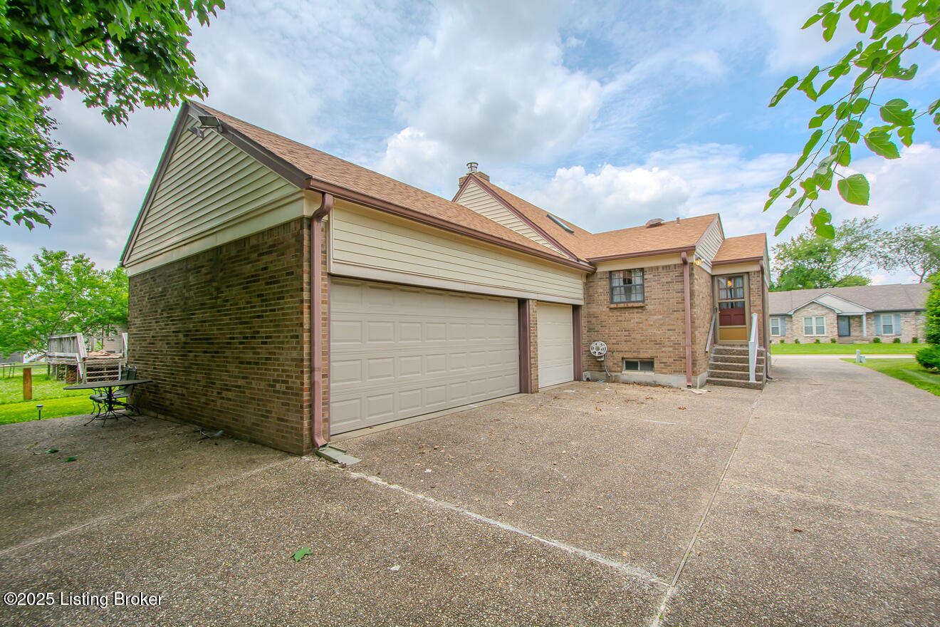 9010 Green Garden Ct