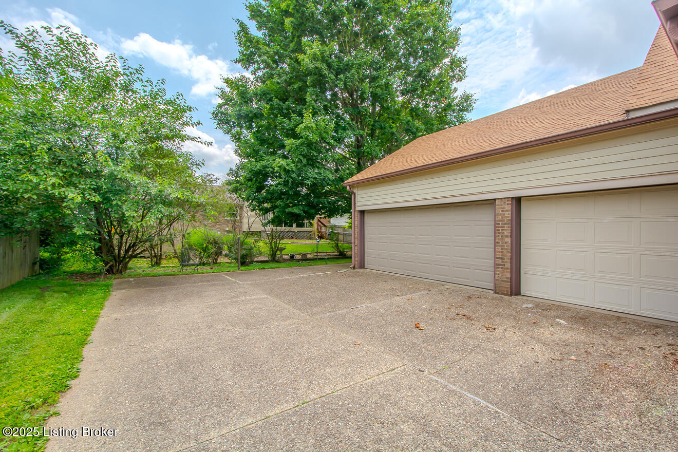 9010 Green Garden Ct