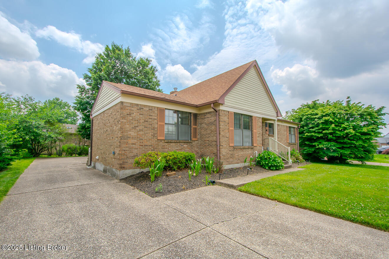 9010 Green Garden Ct