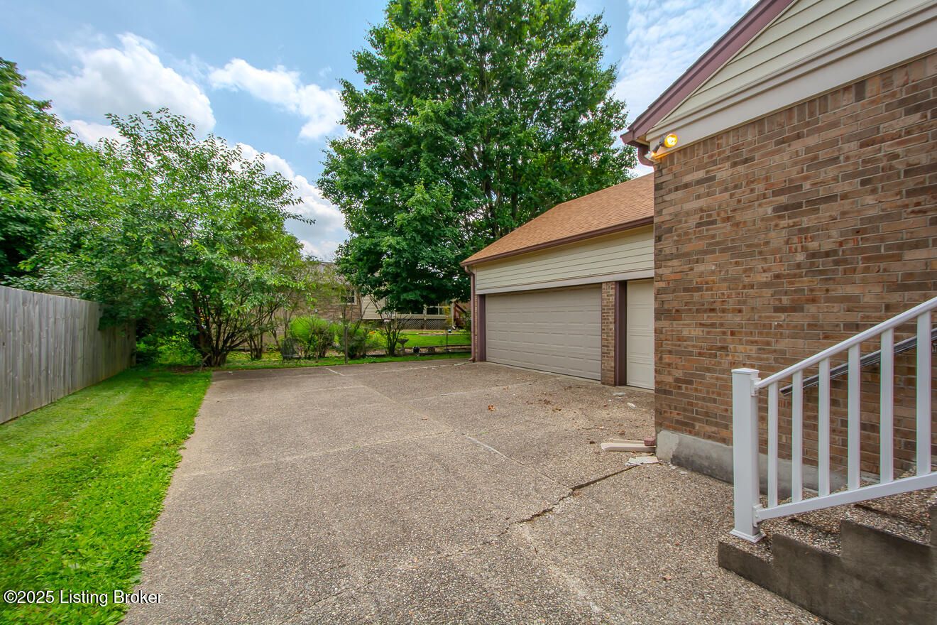 9010 Green Garden Ct