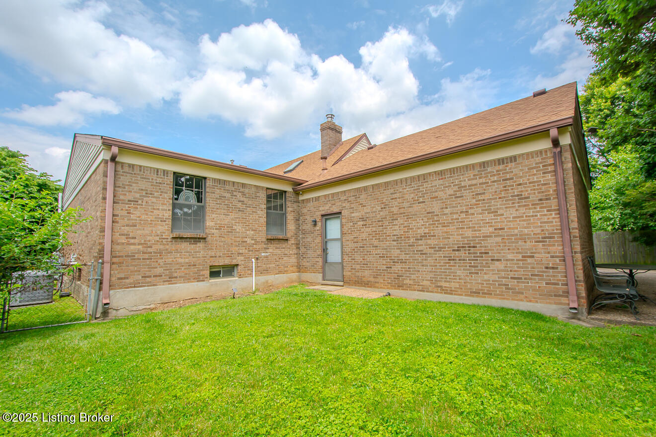 9010 Green Garden Ct