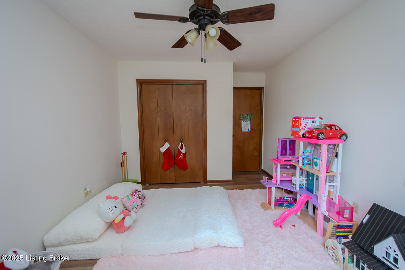 9010 Green Garden Ct