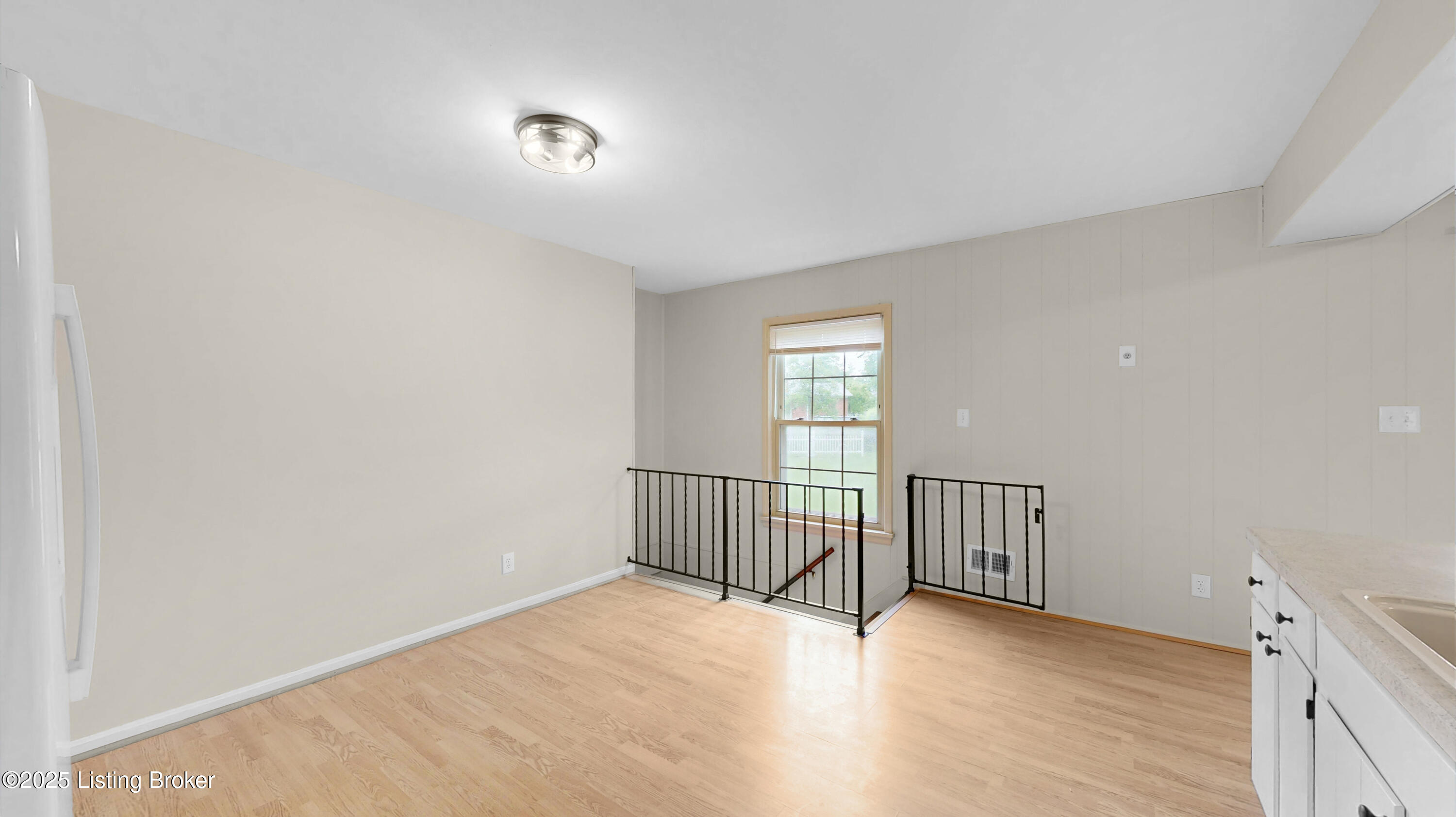 2204 Renown Dr