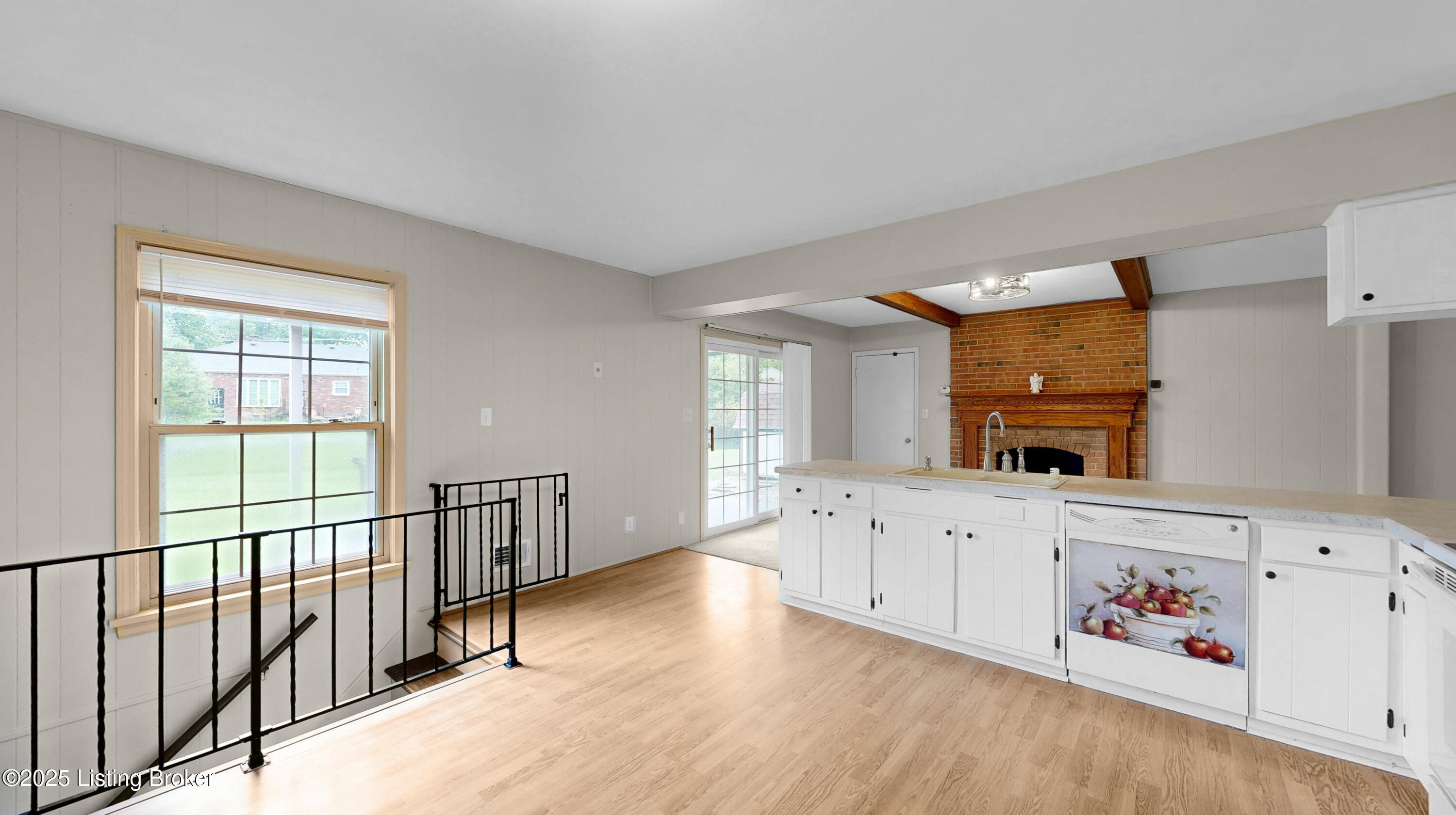 2204 Renown Dr