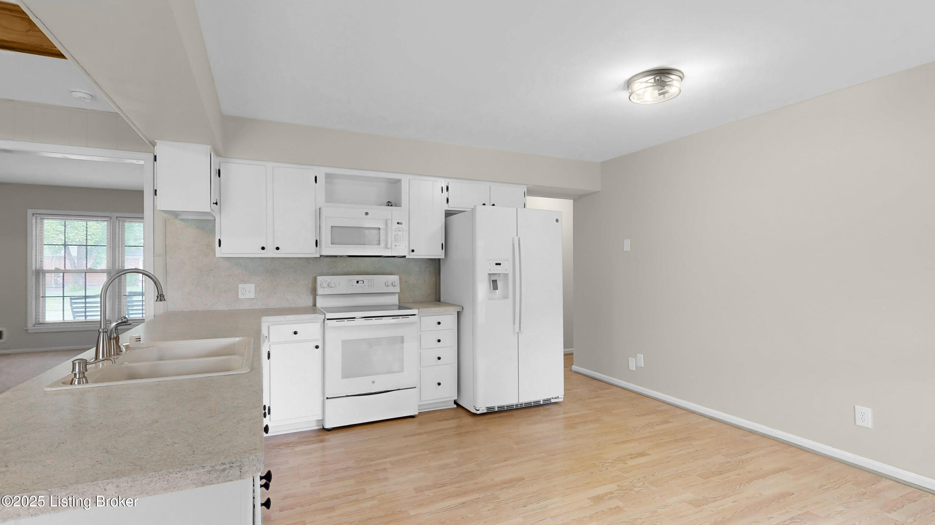 2204 Renown Dr