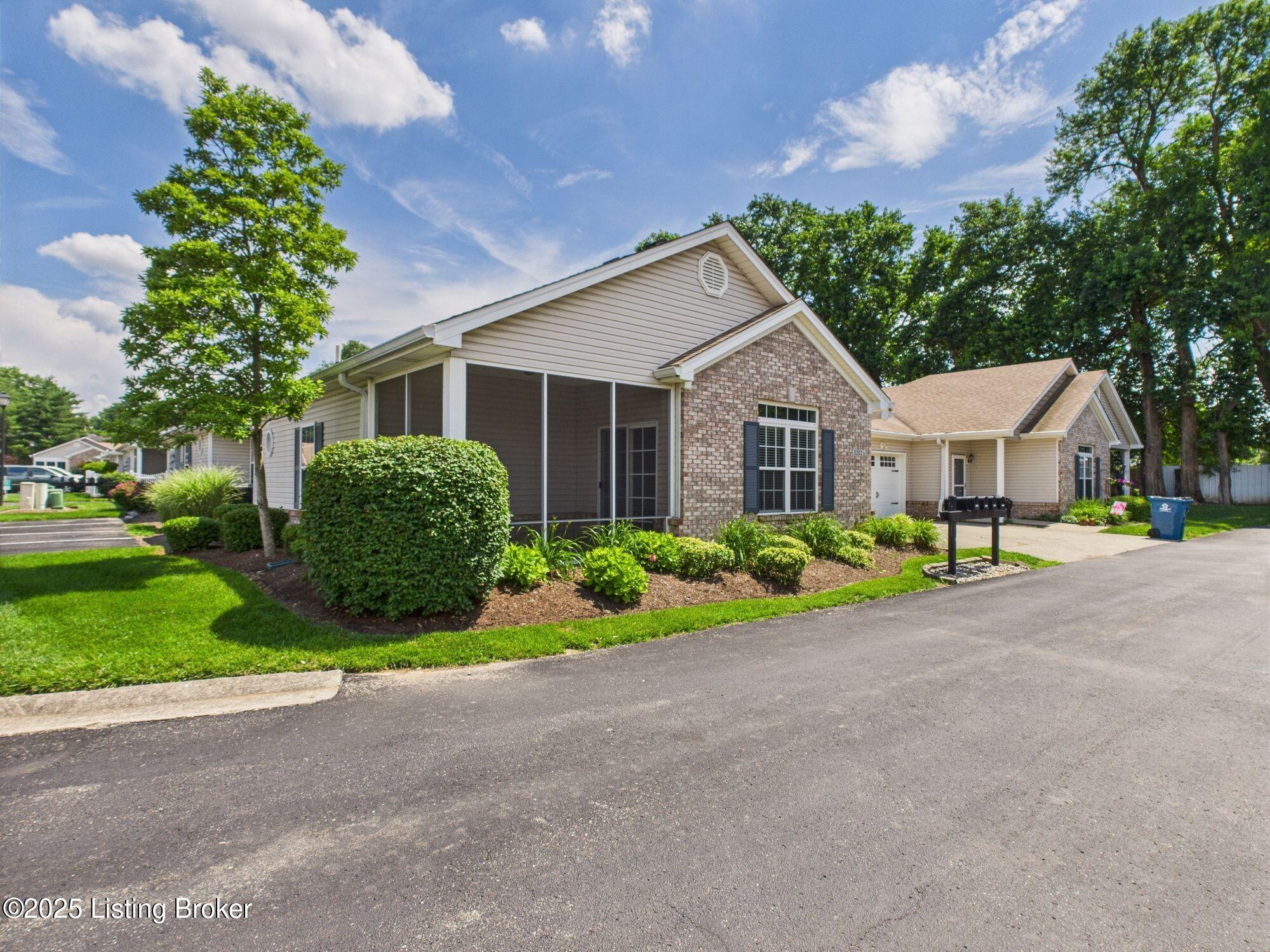 5202 Savannah Springs Dr