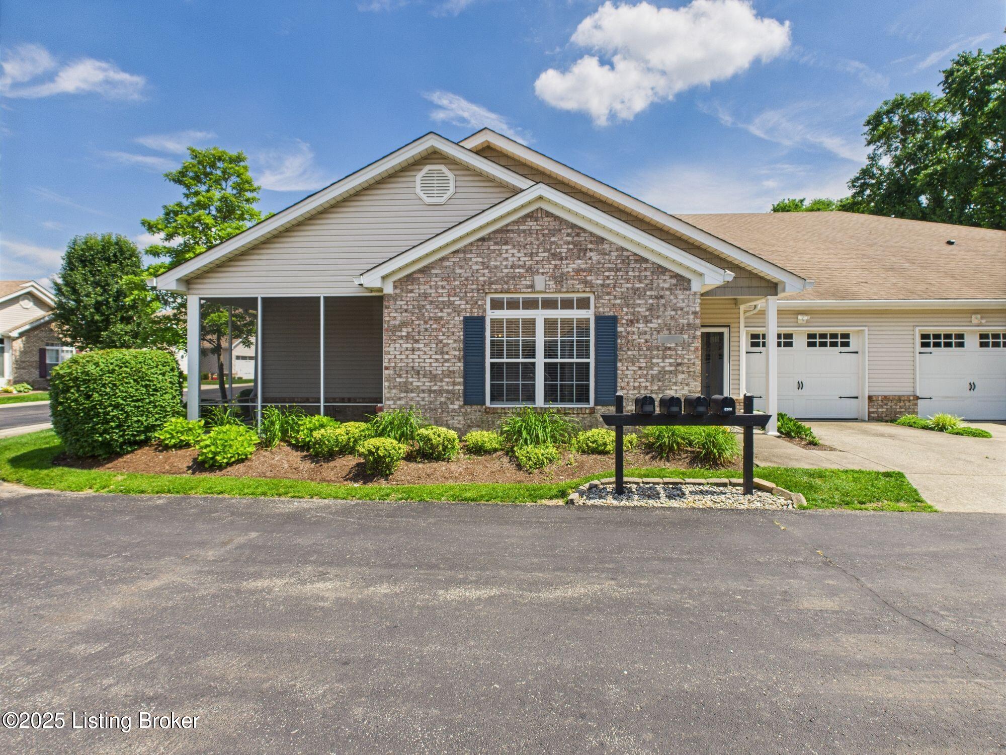 5202 Savannah Springs Dr