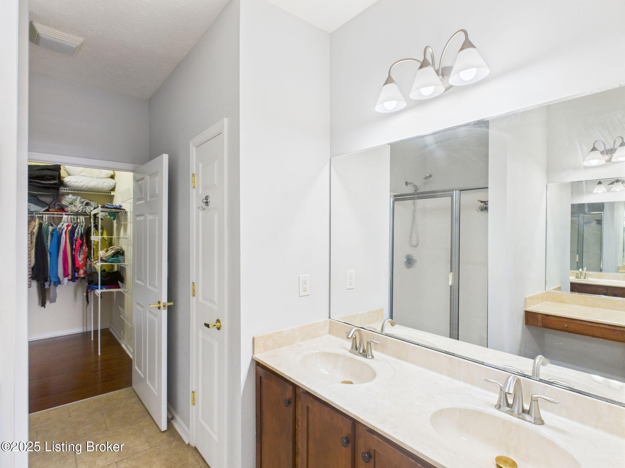 5202 Savannah Springs Dr