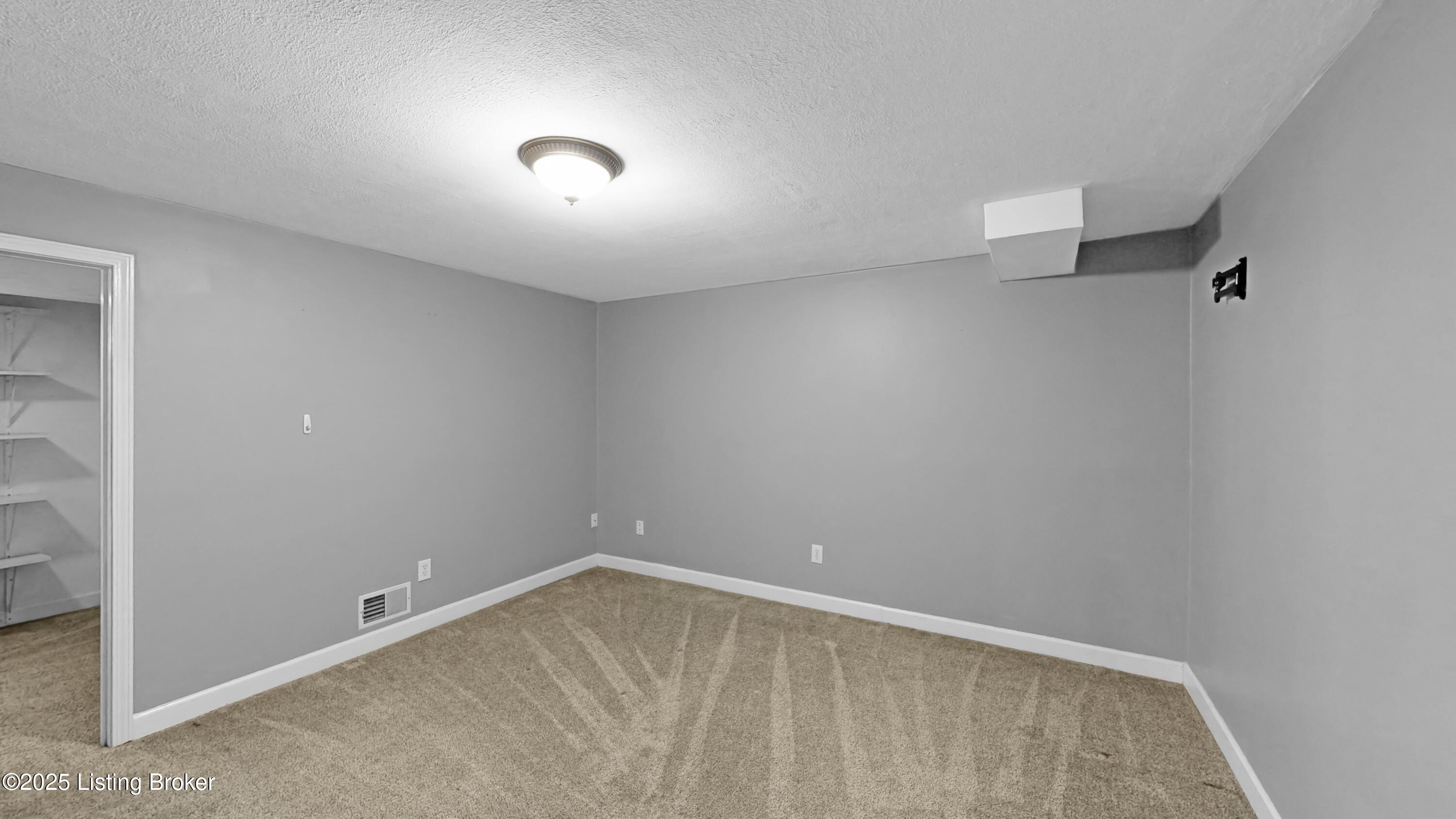 1004 Springside Way