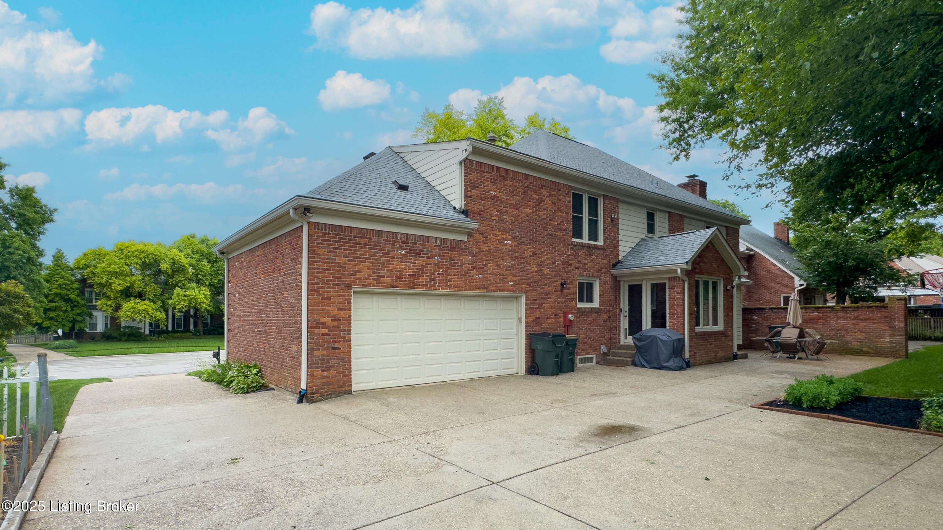 1004 Springside Way