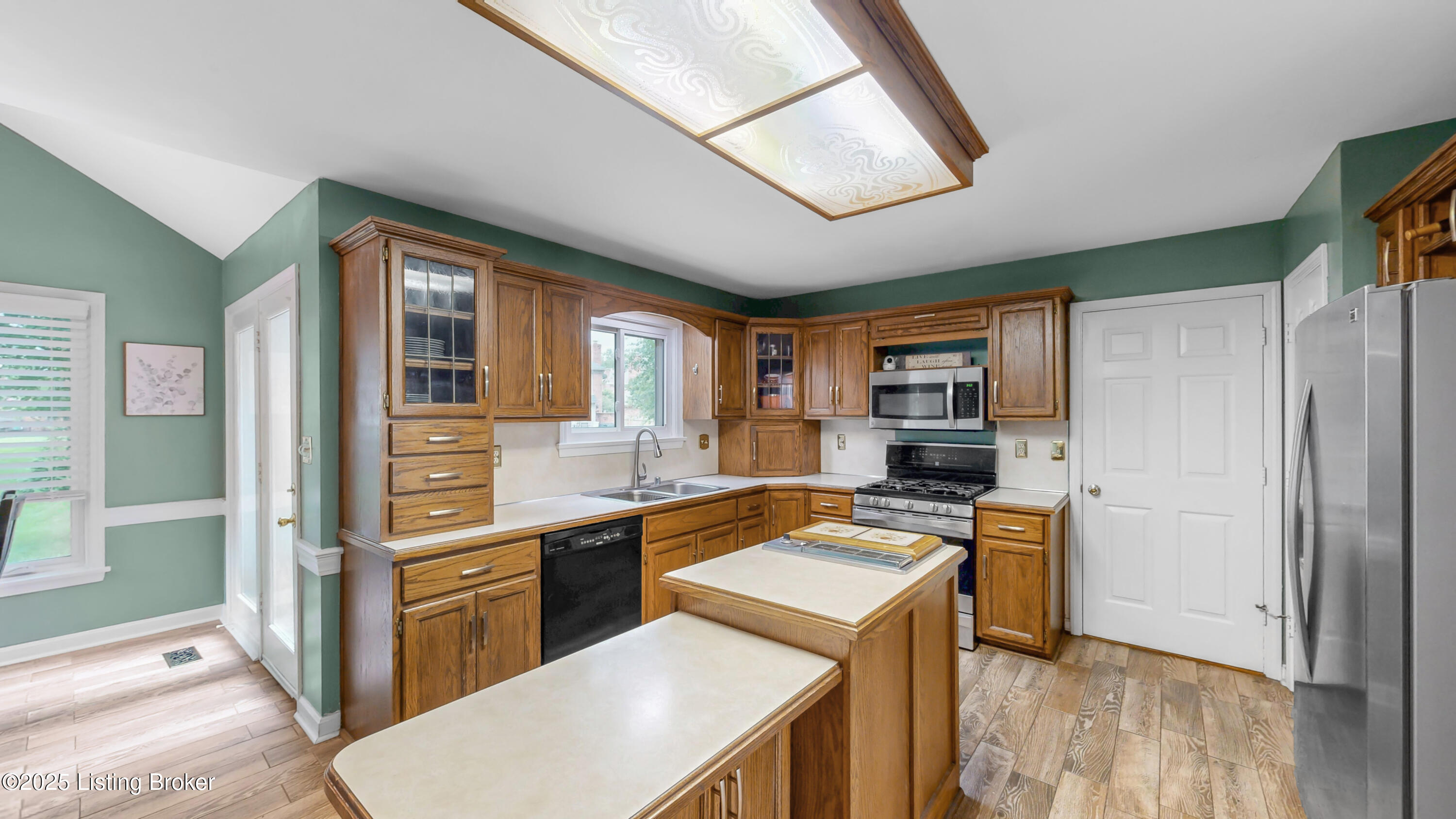 1004 Springside Way