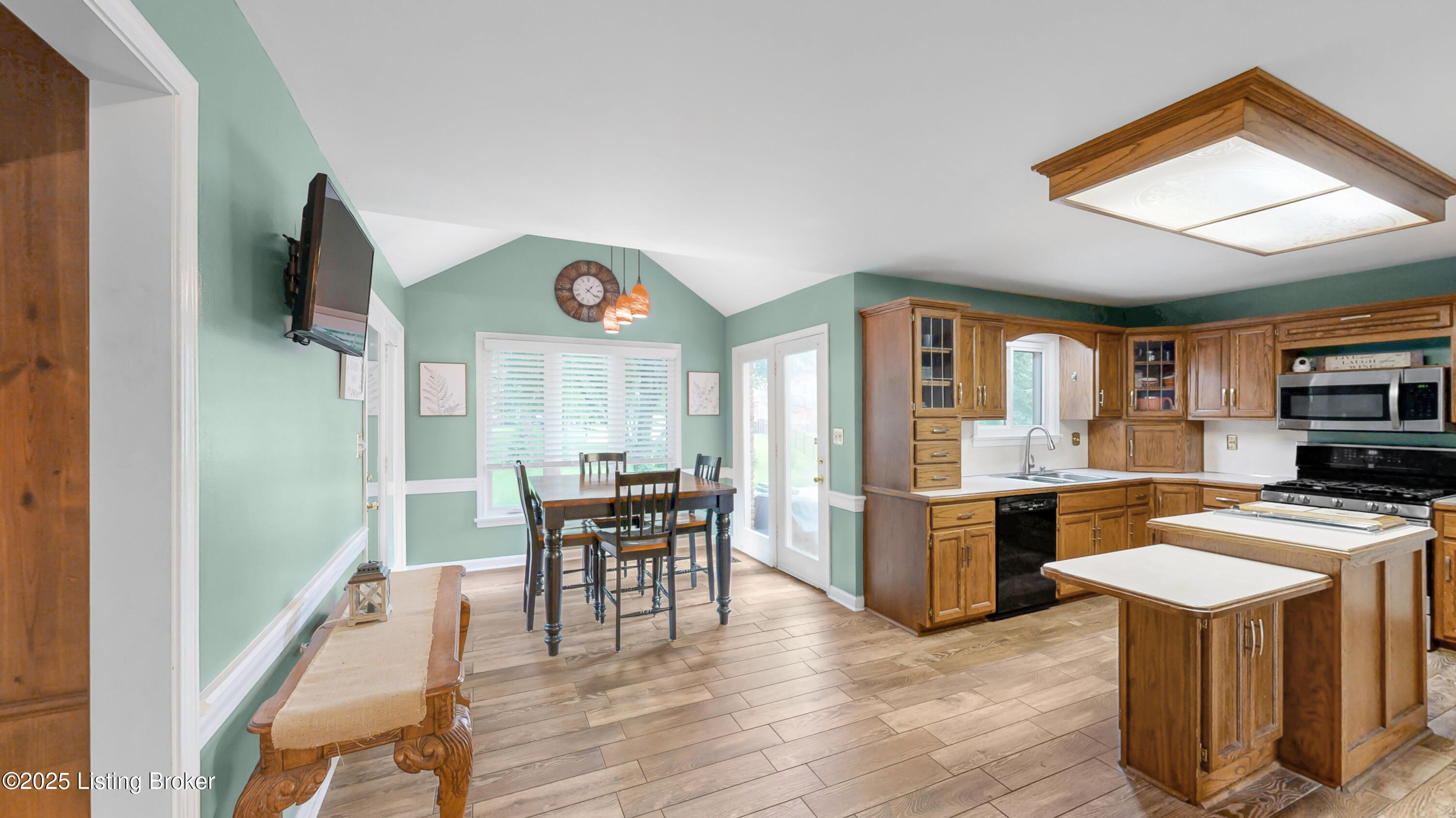 1004 Springside Way