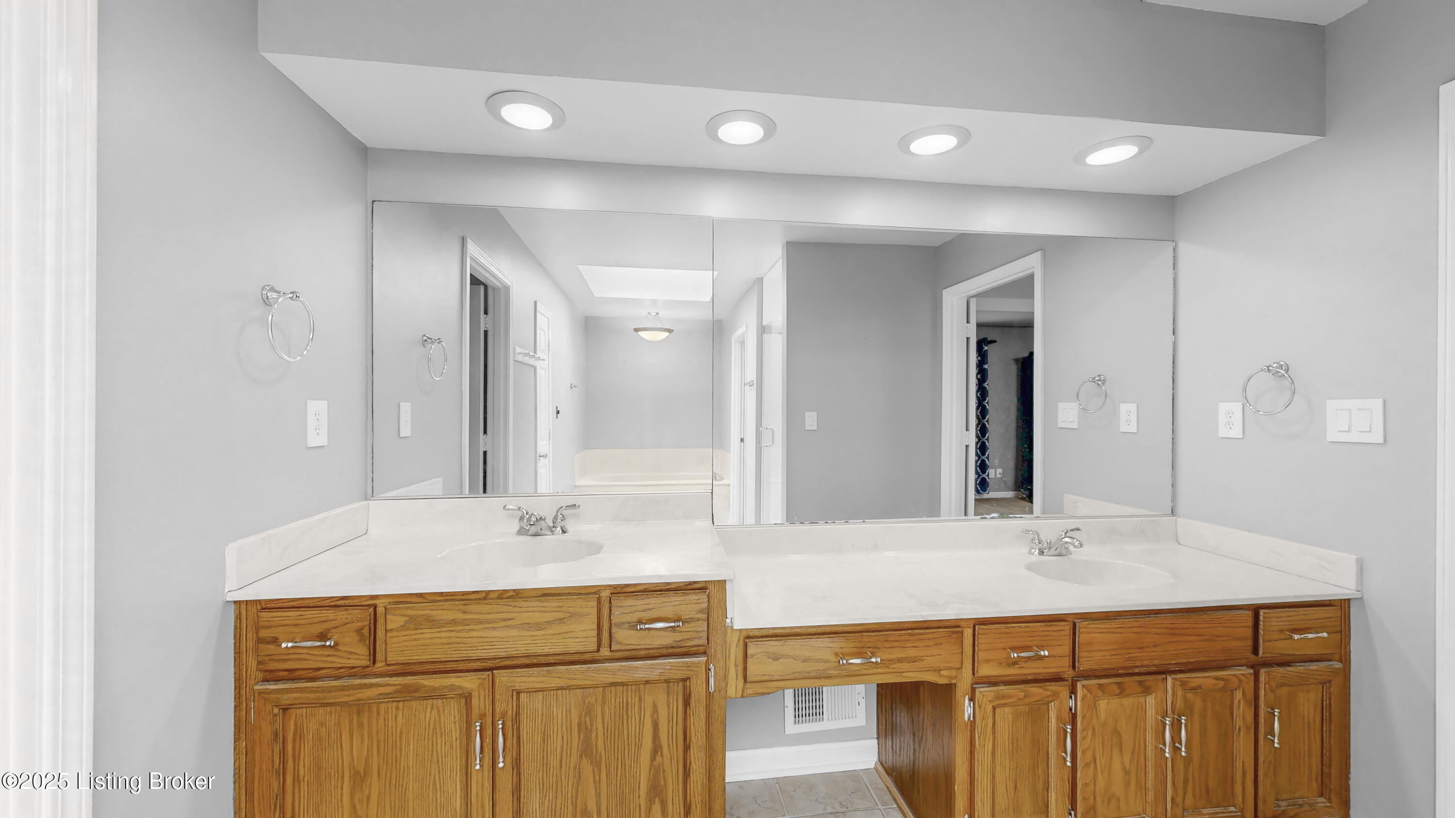 1004 Springside Way