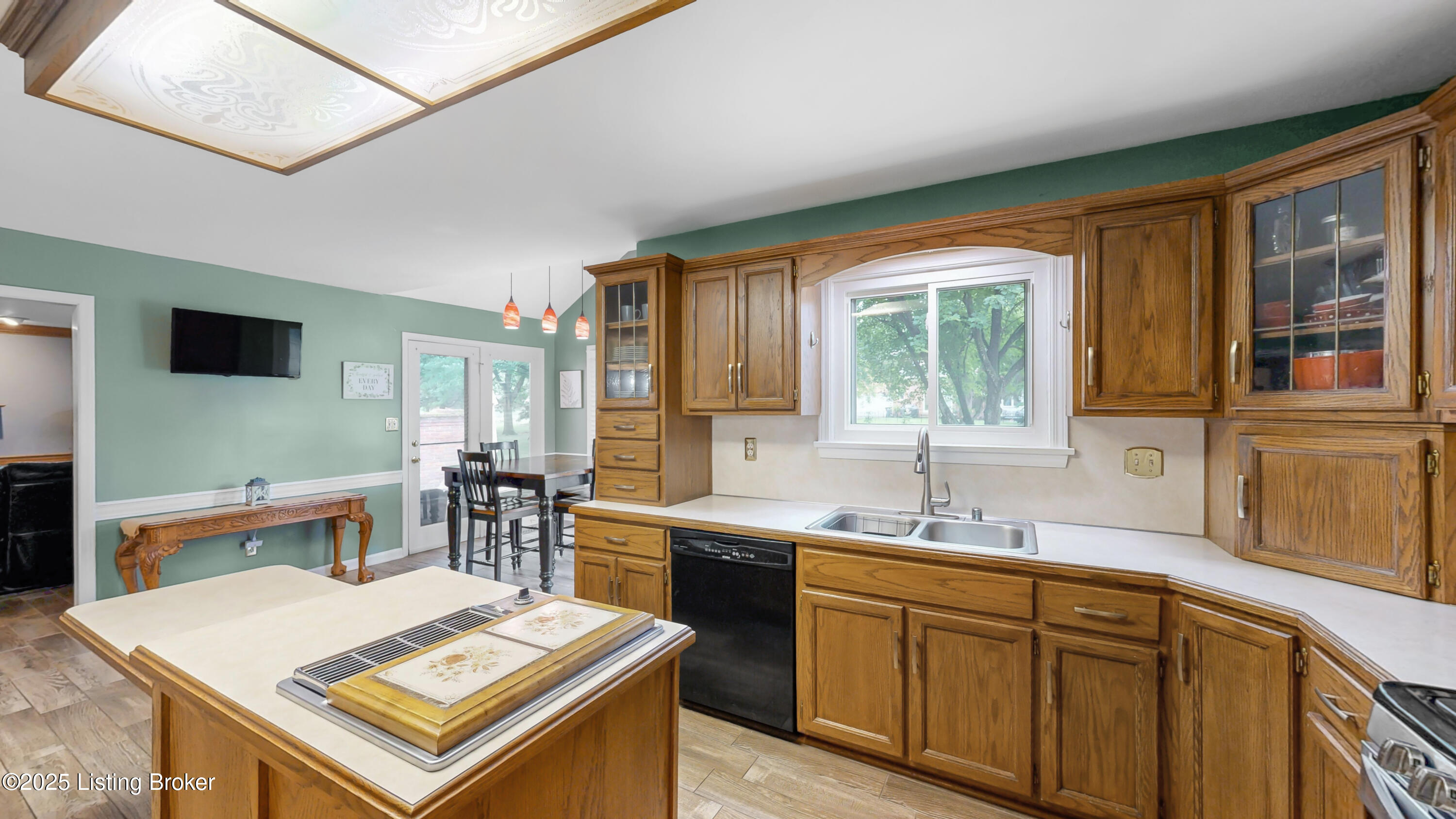 1004 Springside Way