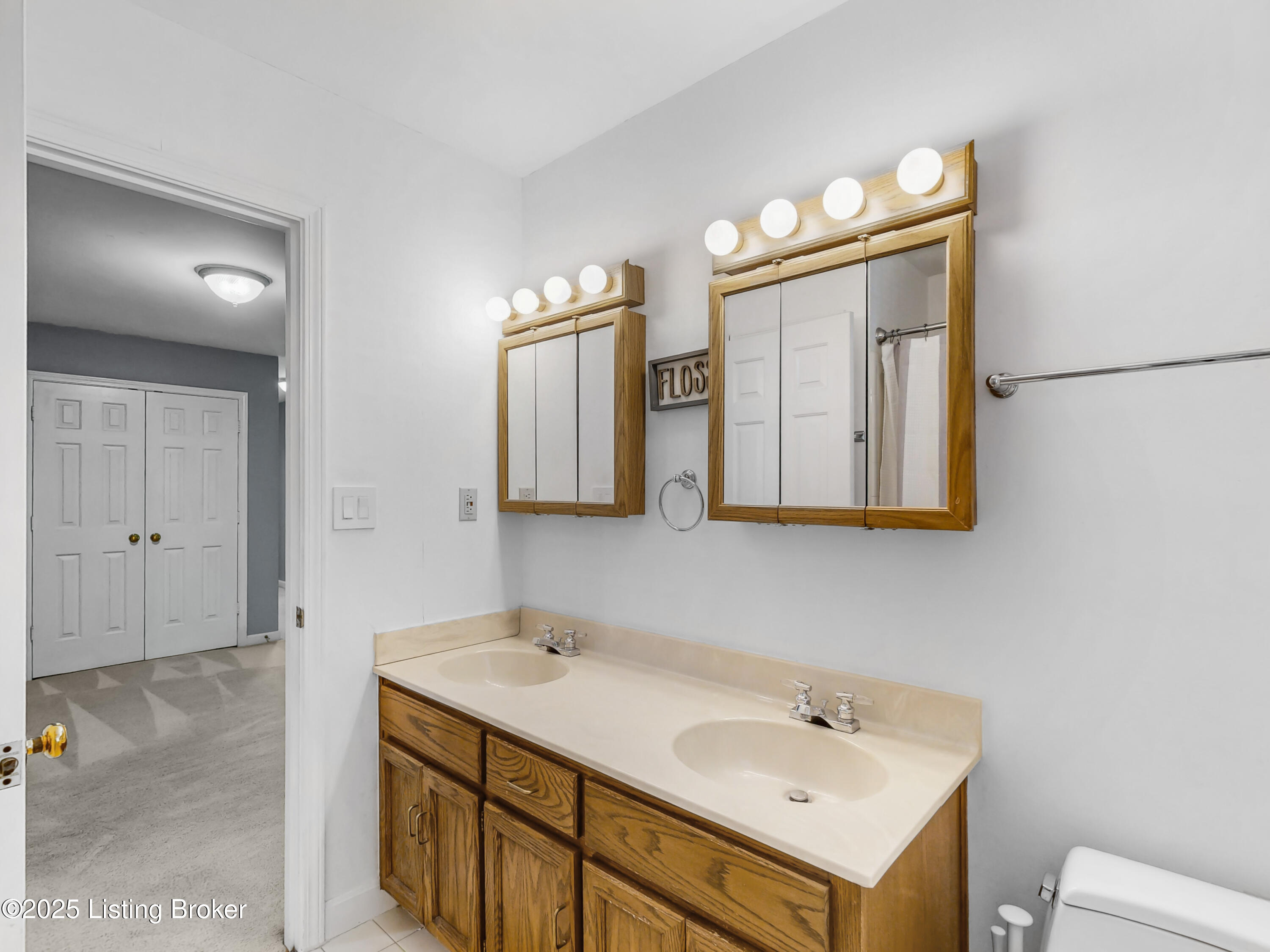 1004 Springside Way