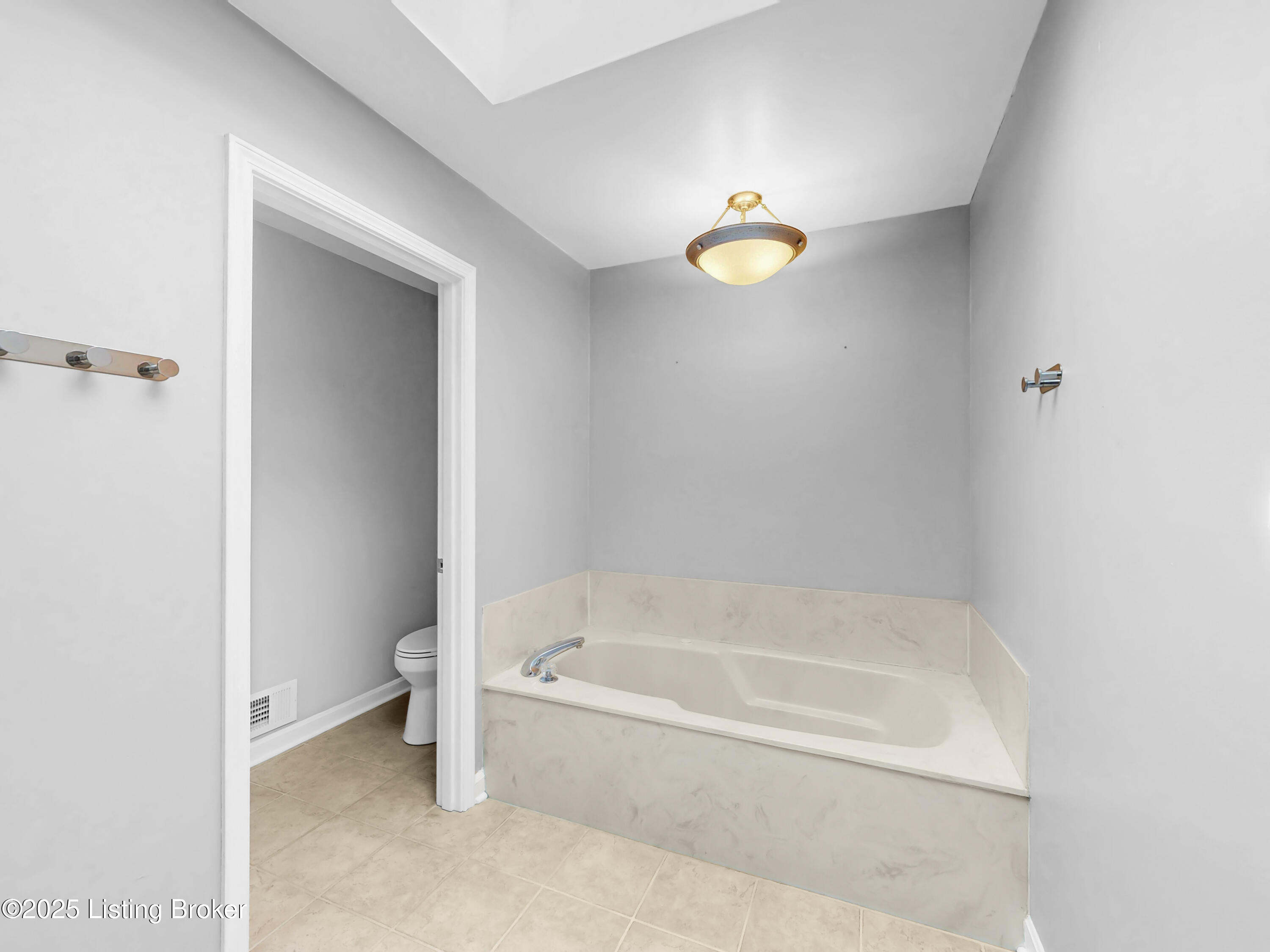 1004 Springside Way