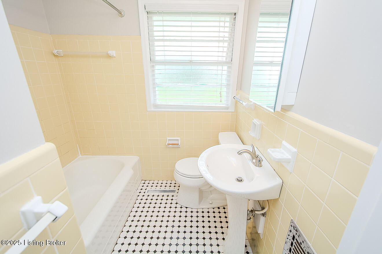 3111 Radiance Rd