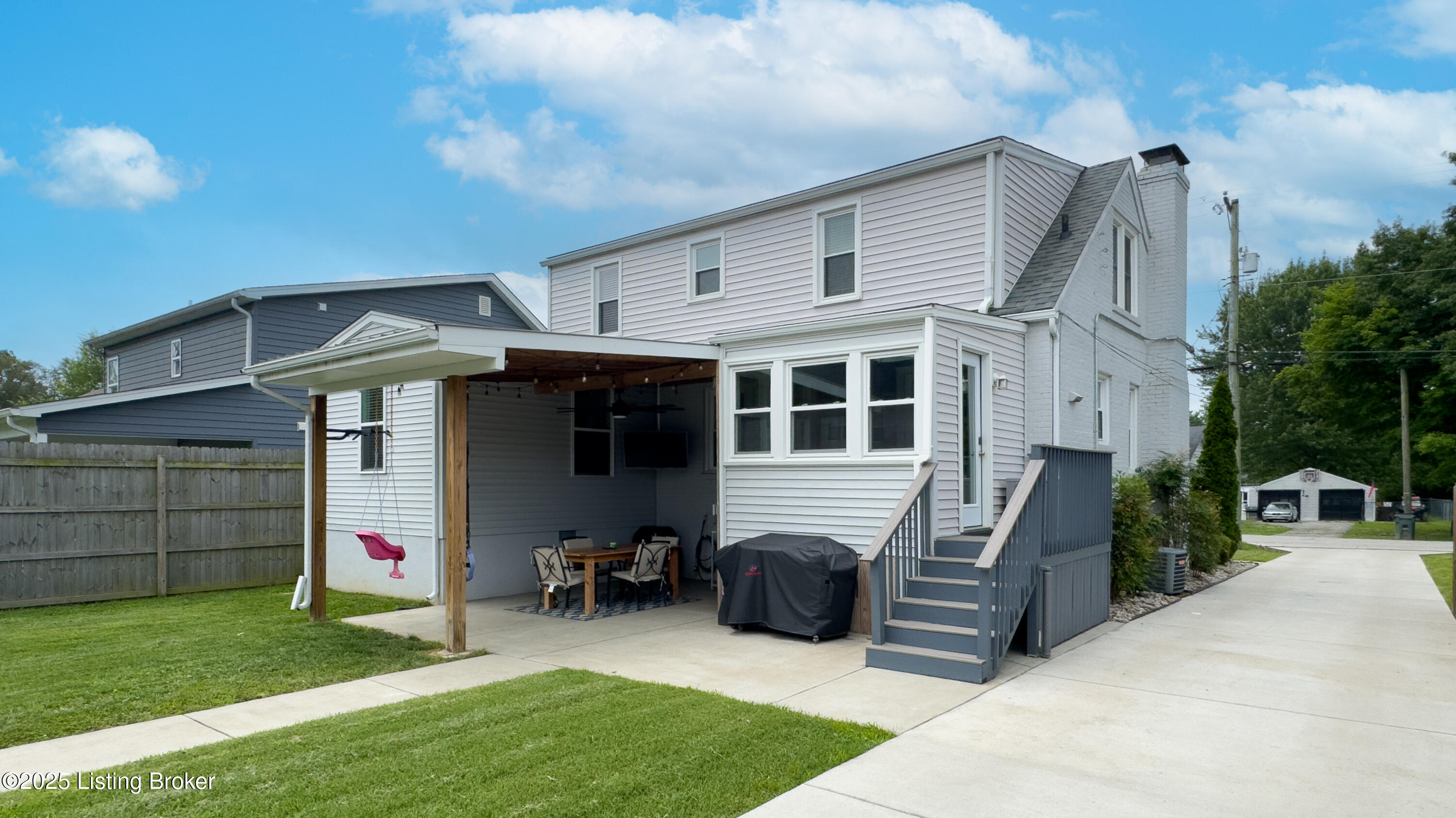 415 Washburn Ave
