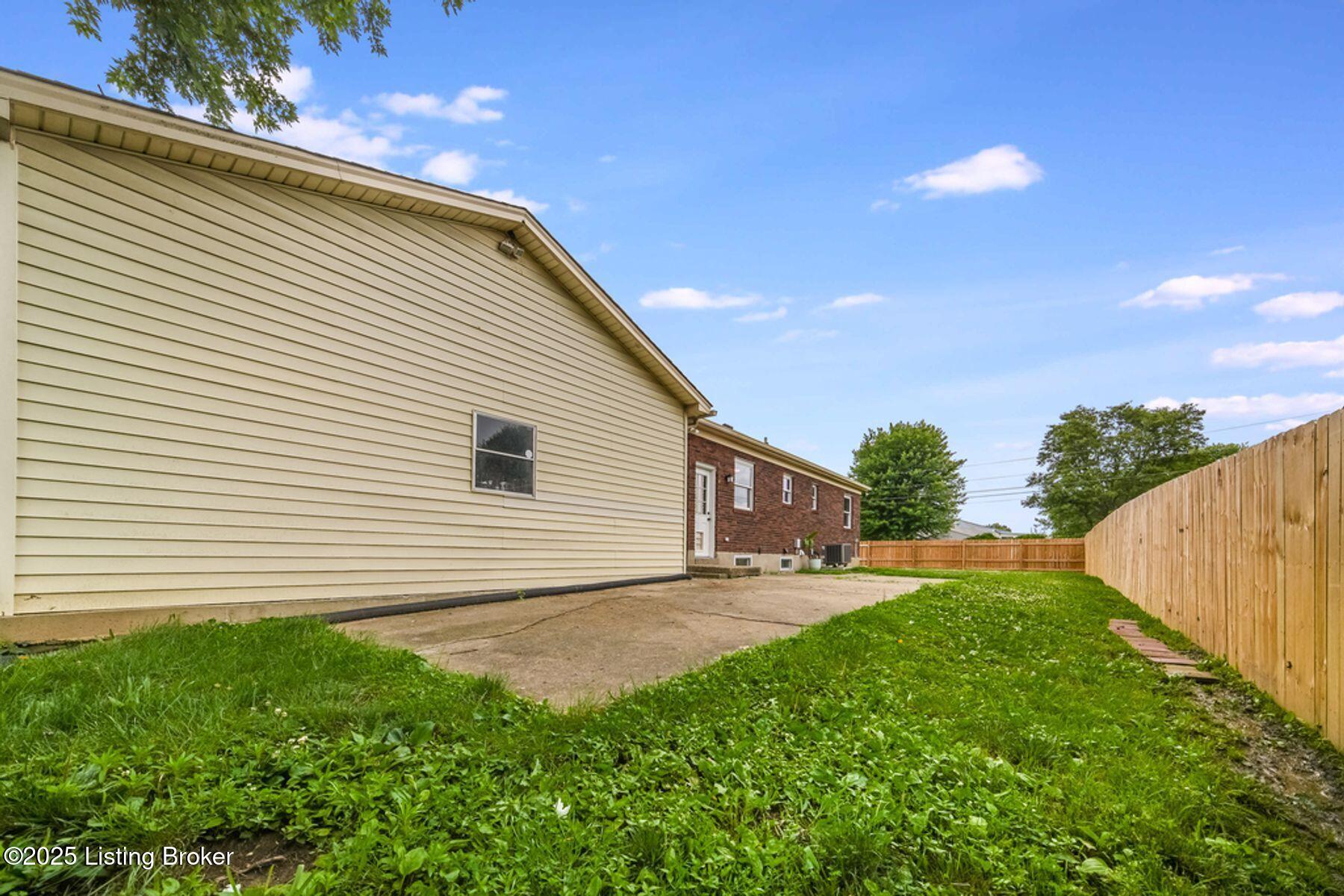 11311 Angelina Rd