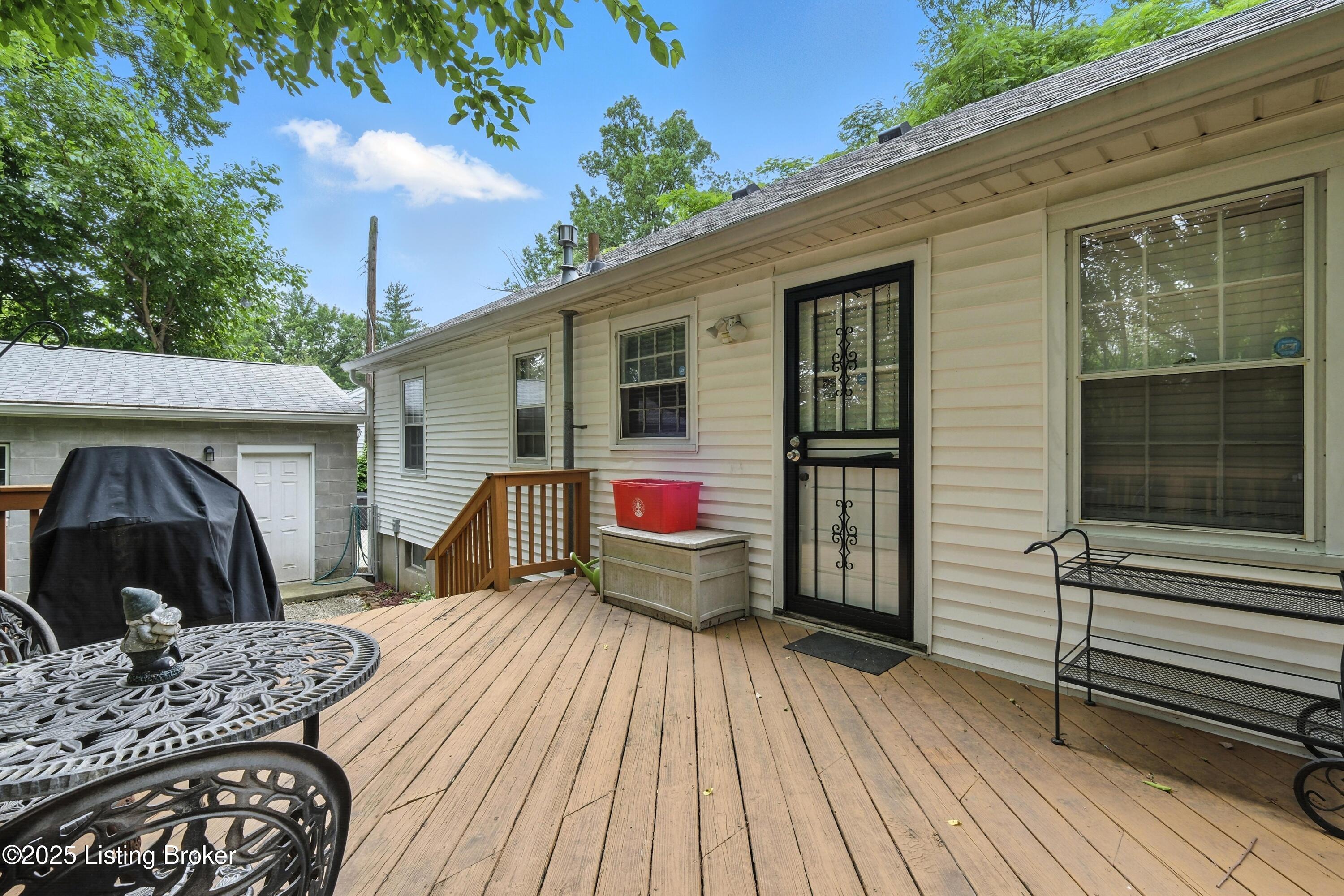 411 Christopher Pl