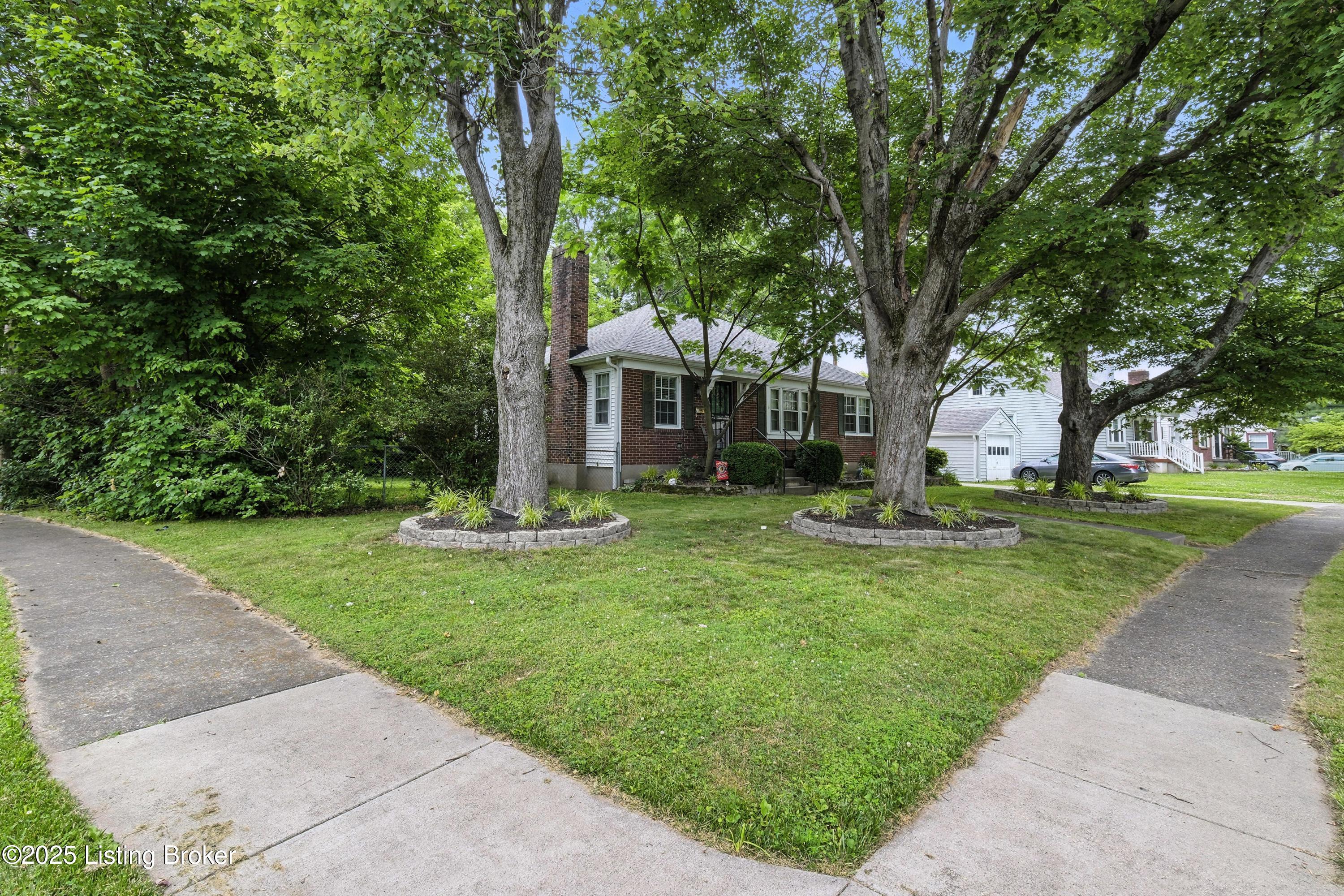 411 Christopher Pl