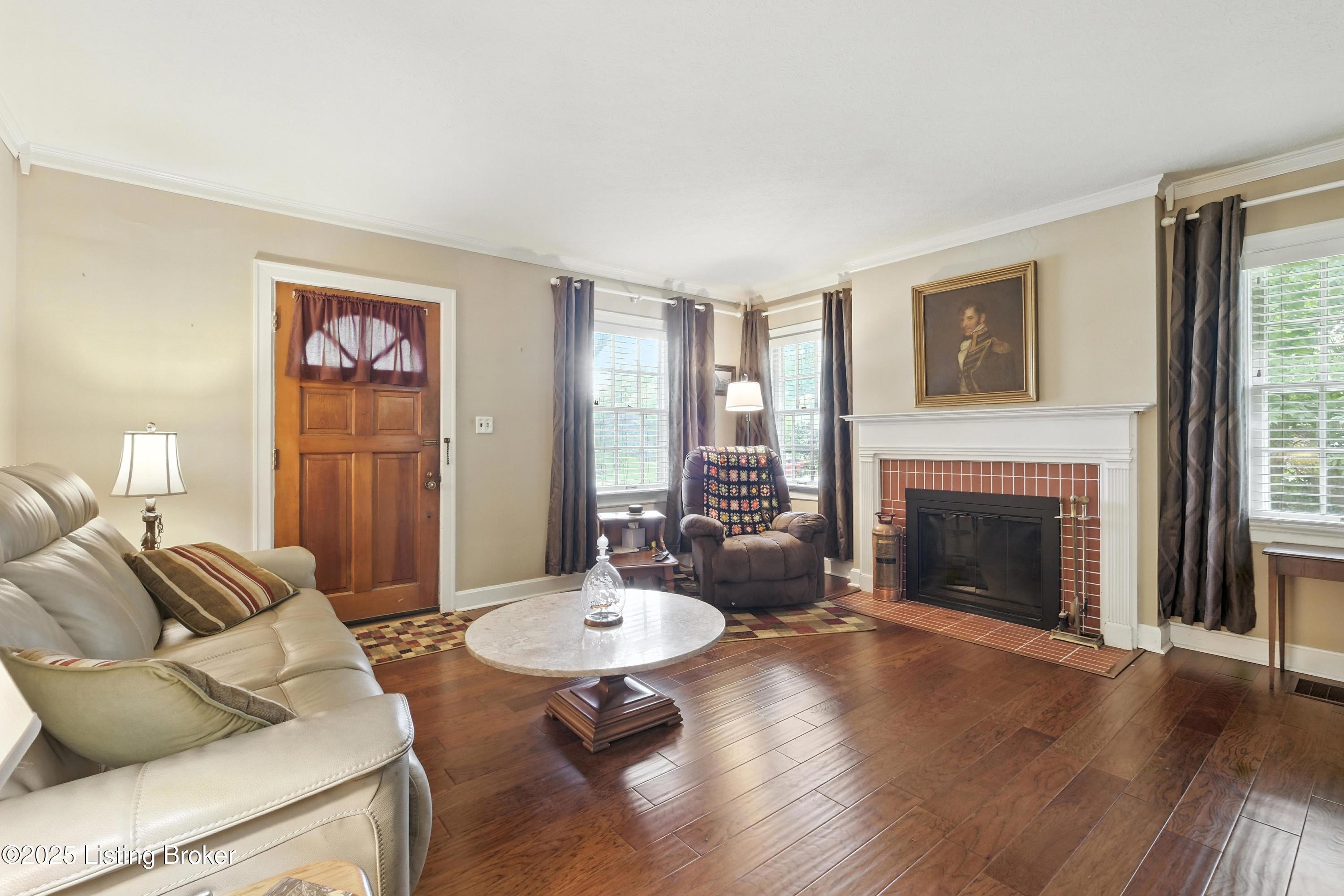 411 Christopher Pl