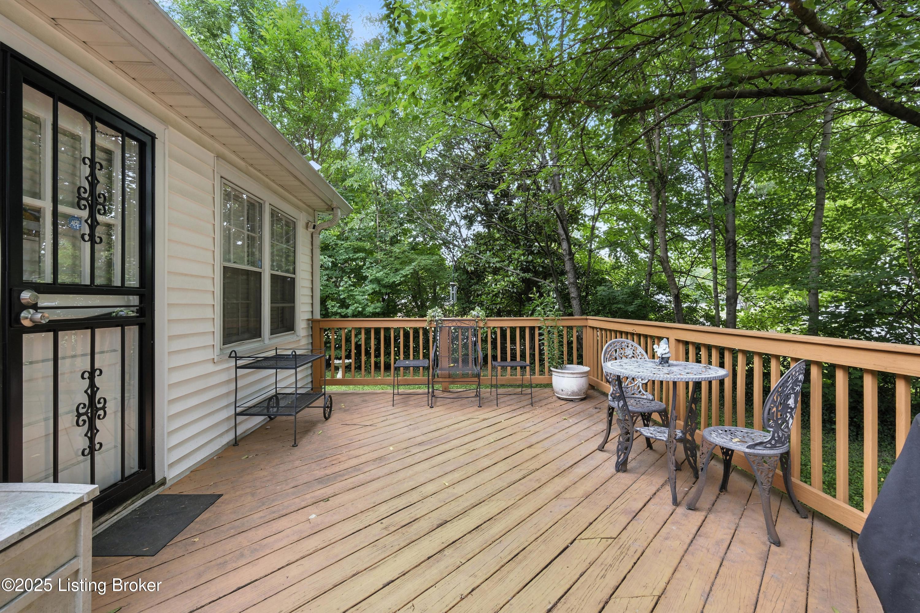 411 Christopher Pl
