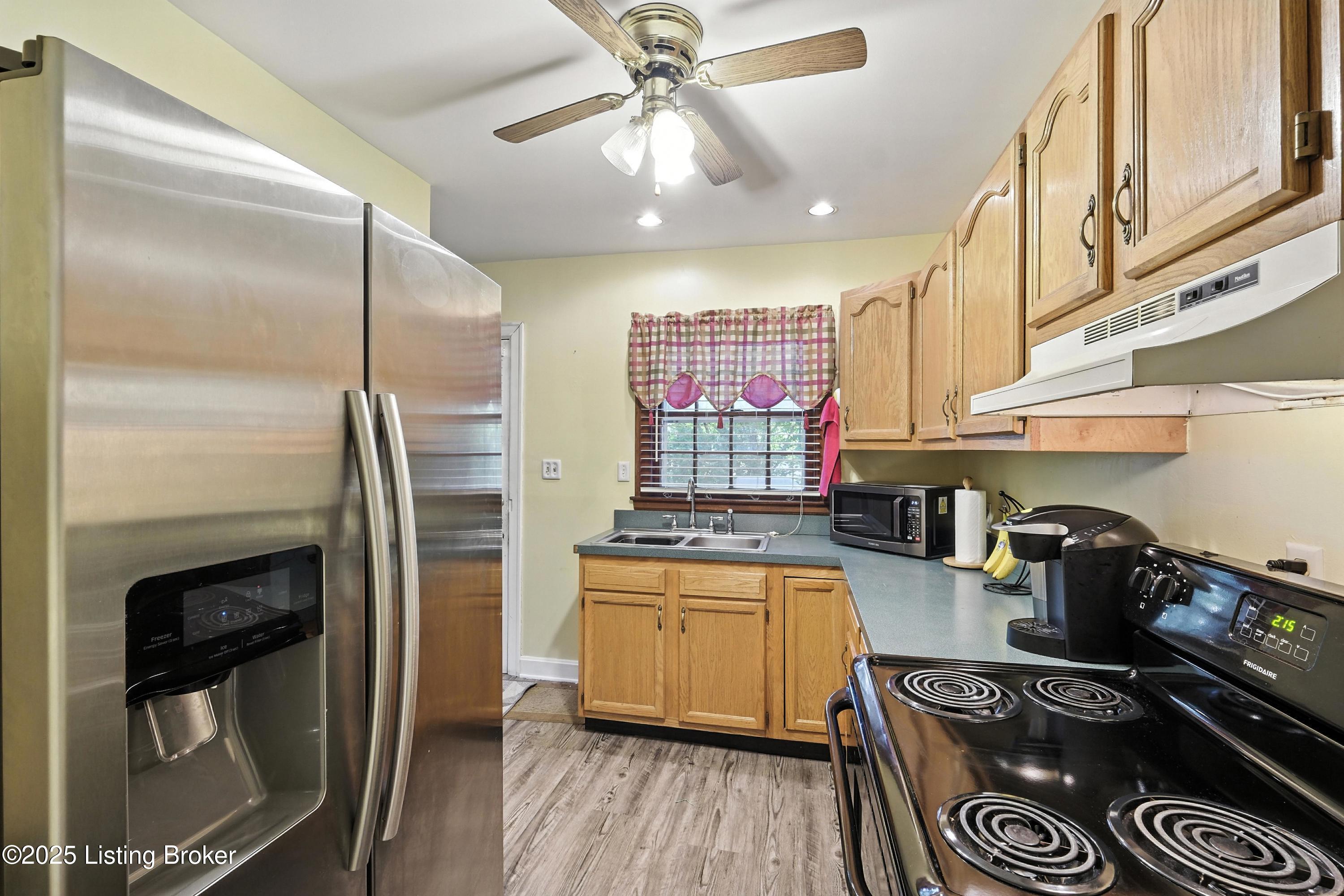 411 Christopher Pl