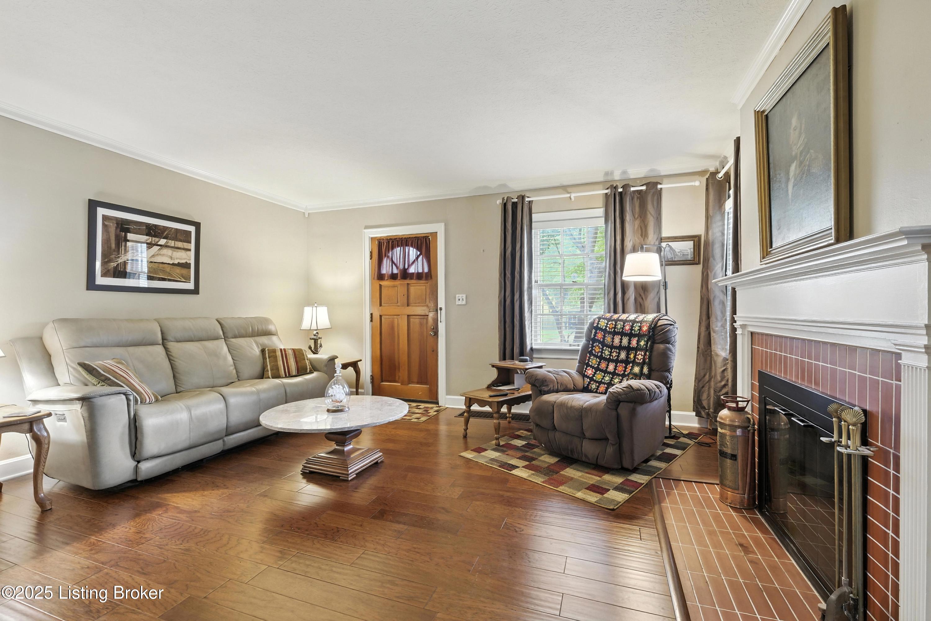 411 Christopher Pl