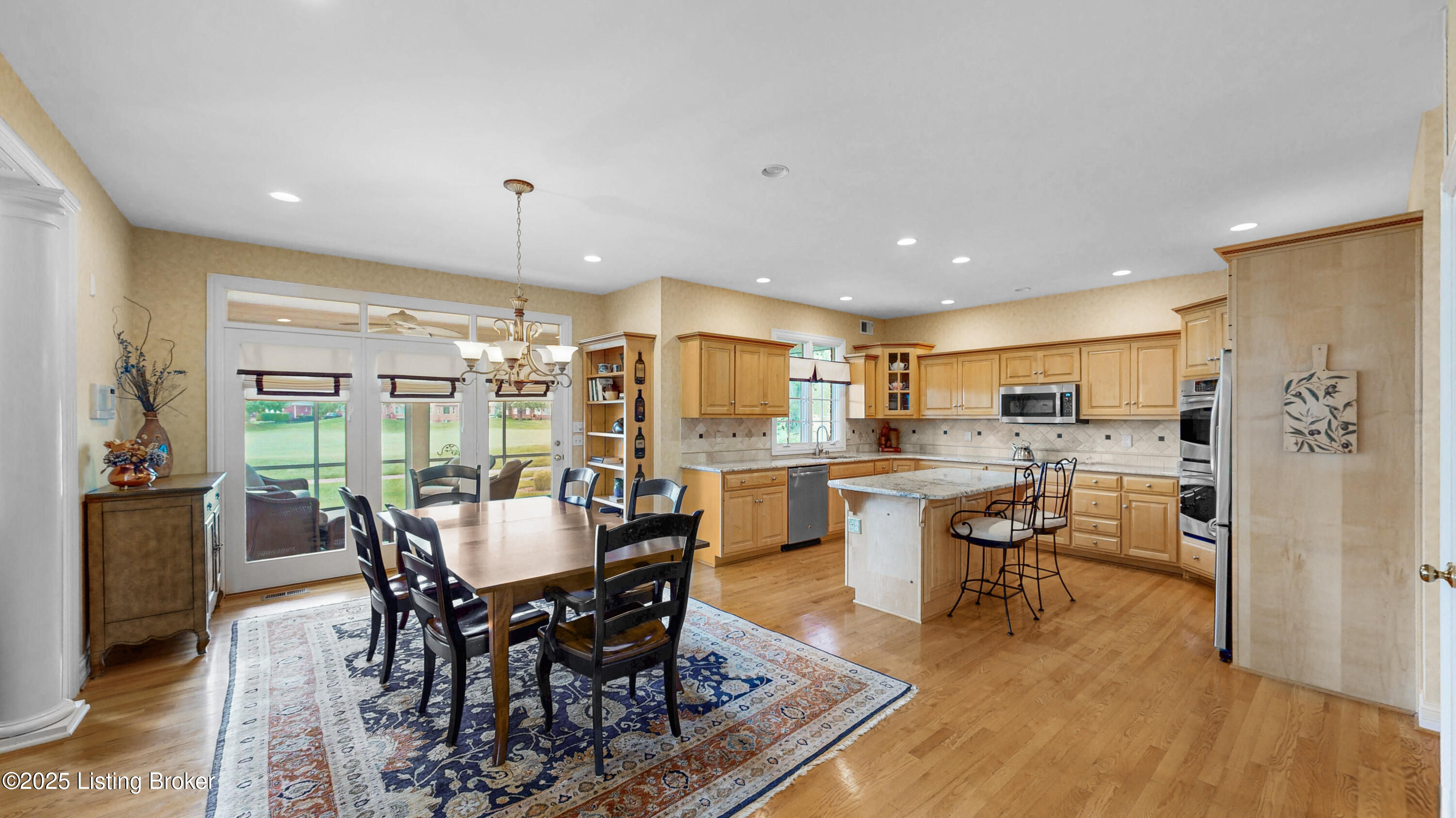 2221 Highland Springs Pl