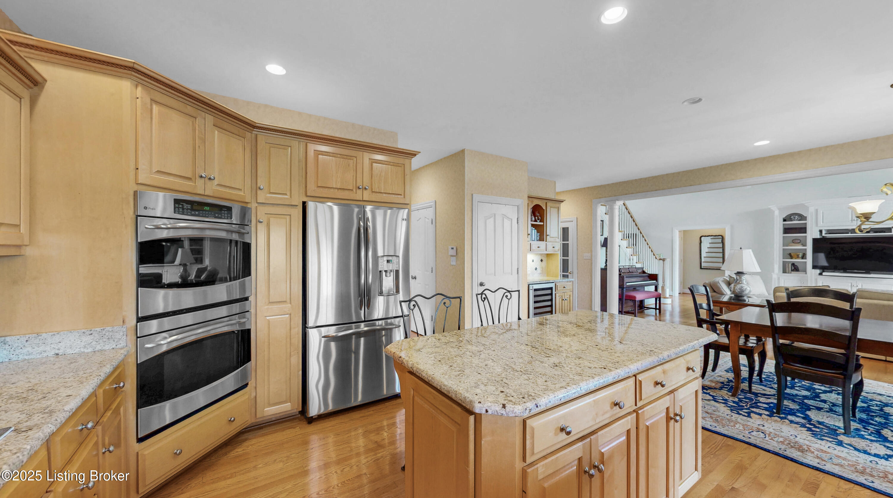 2221 Highland Springs Pl