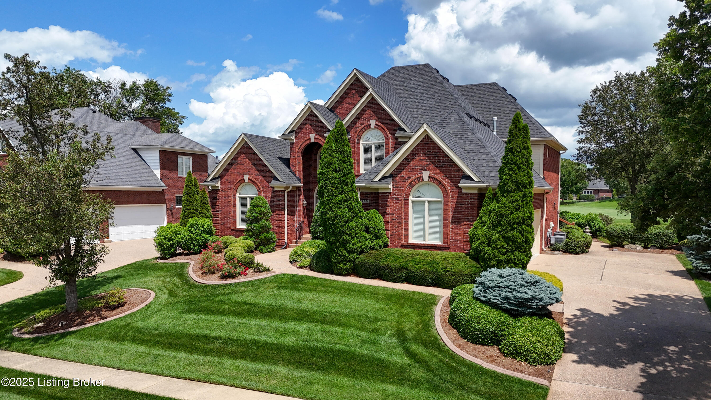 2221 Highland Springs Pl