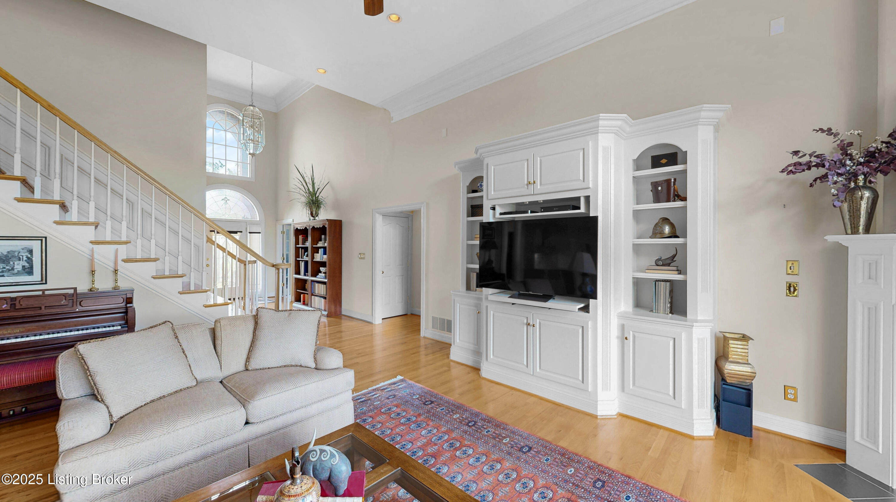 2221 Highland Springs Pl