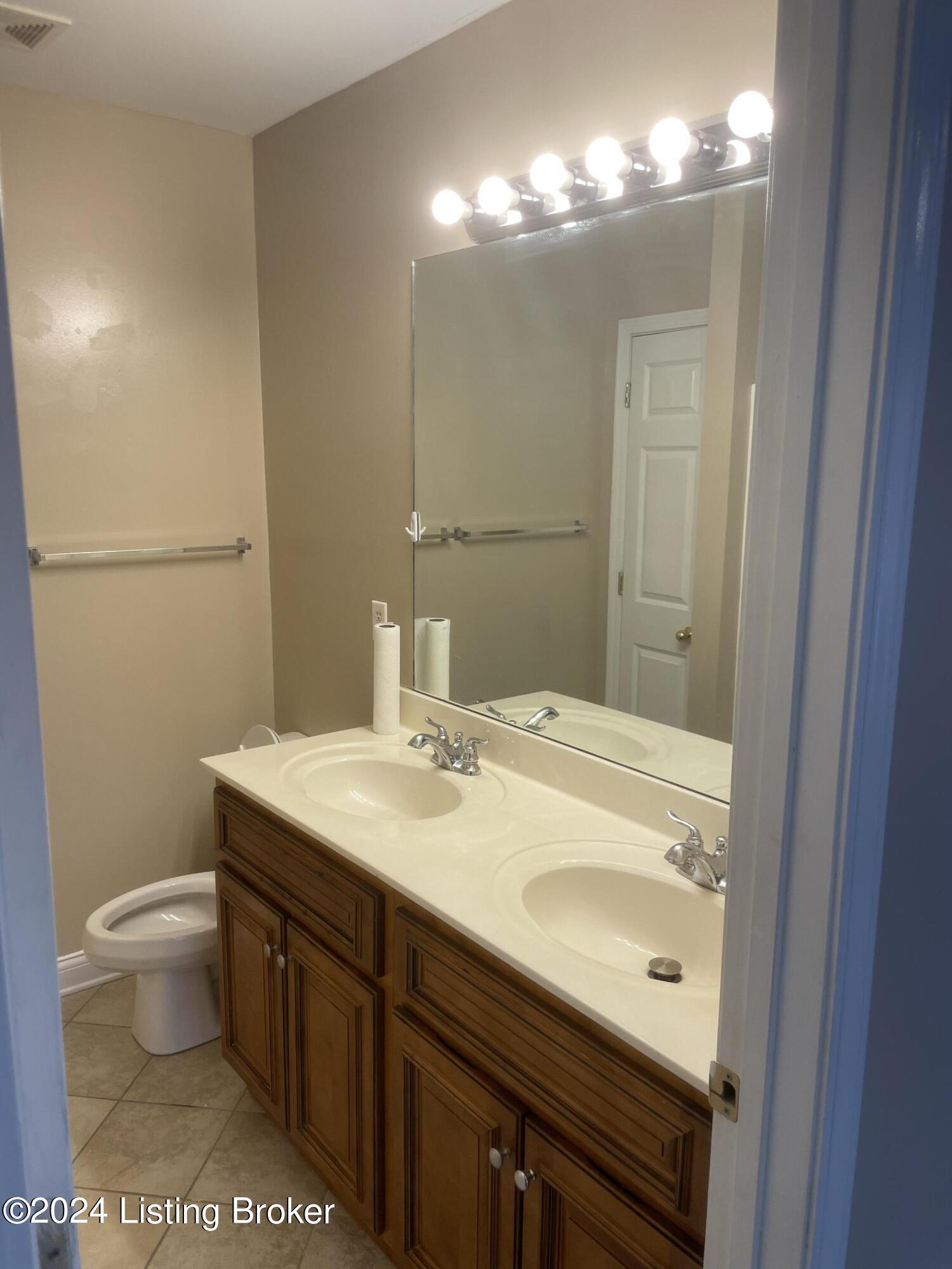 126 Crossing Ct 1