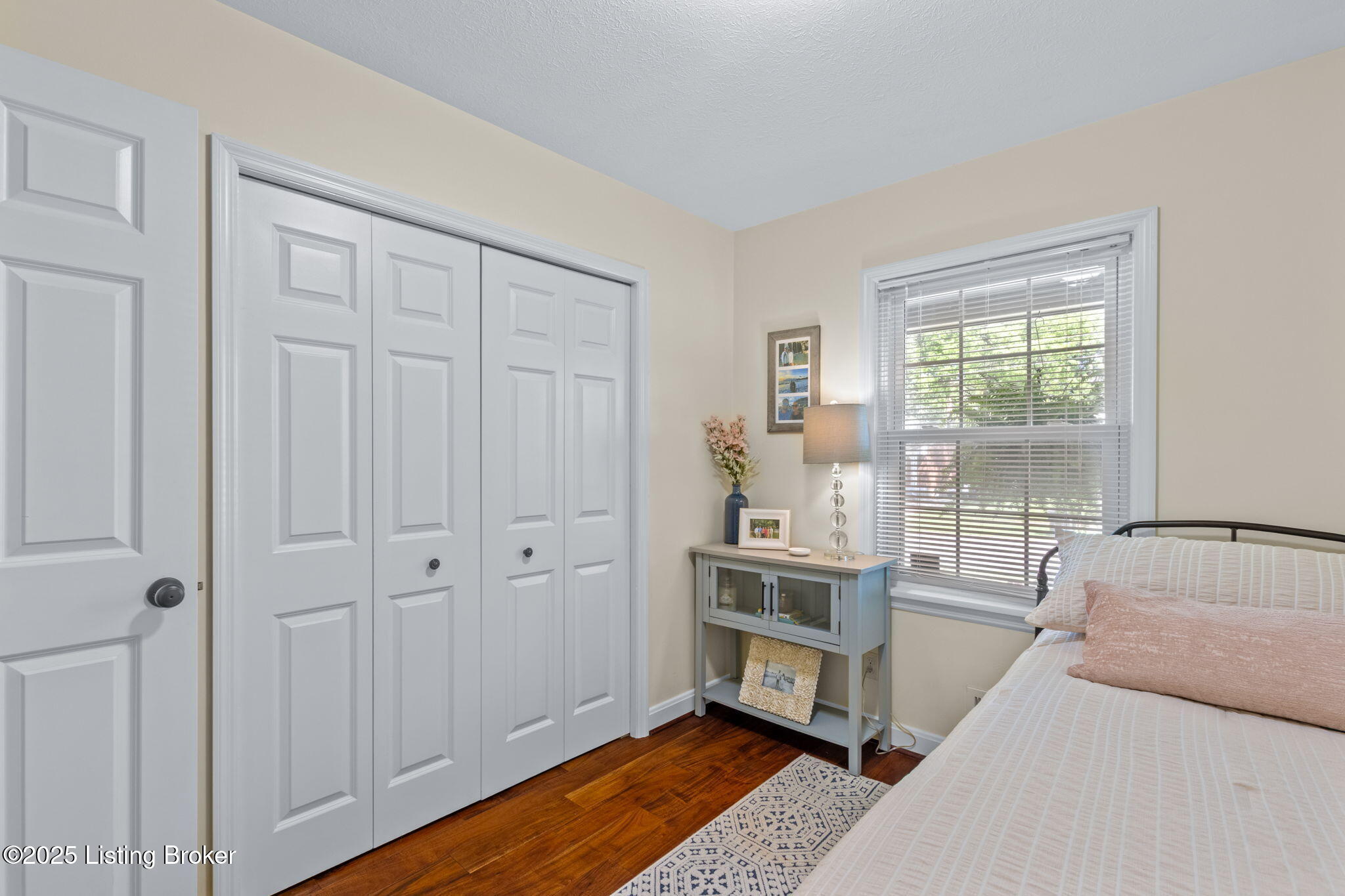 2926 White Plains Rd