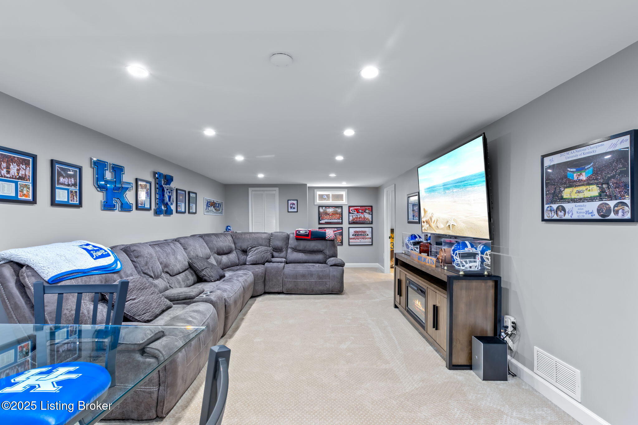 2926 White Plains Rd