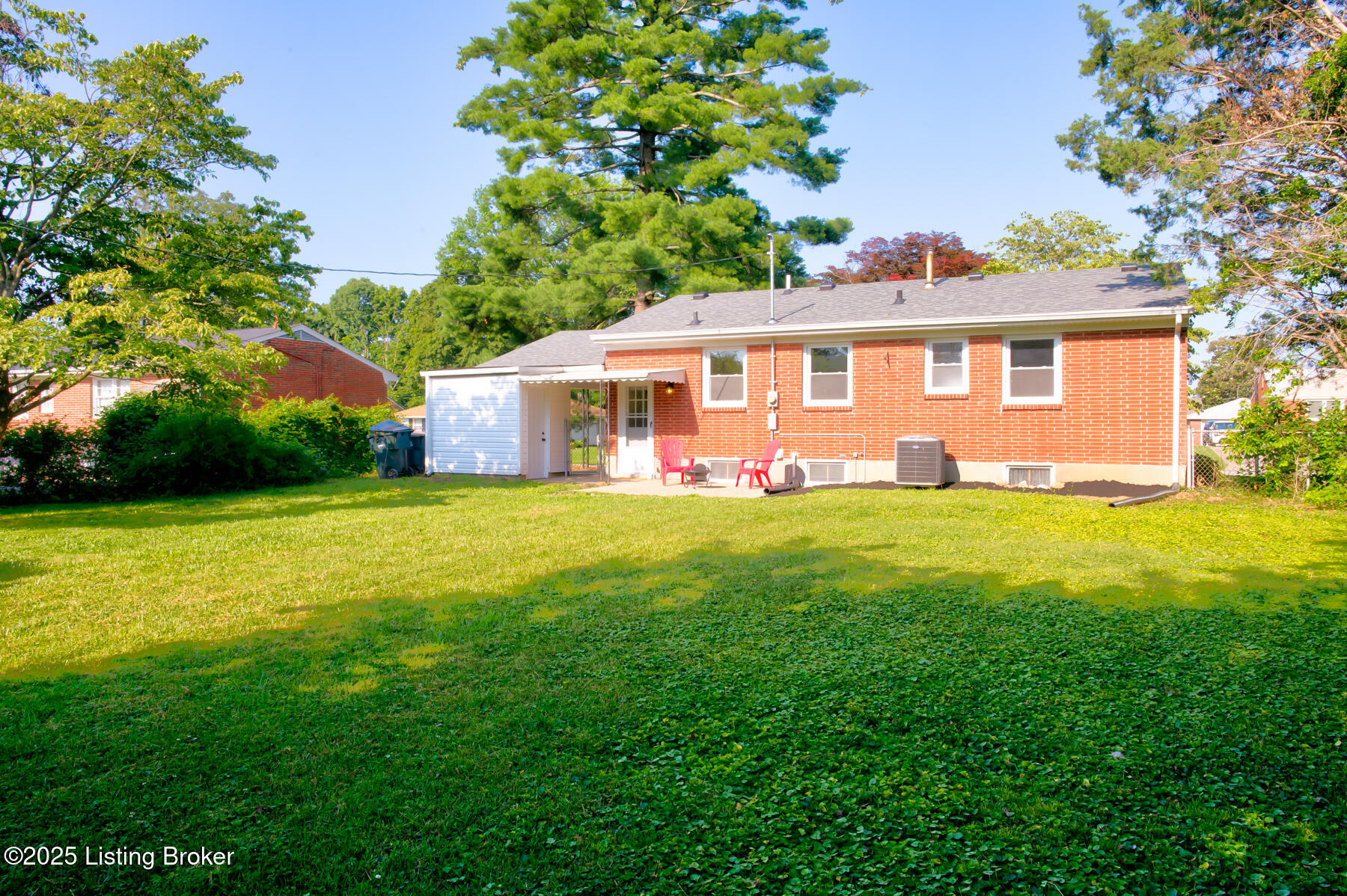 2609 Tregaron Ave
