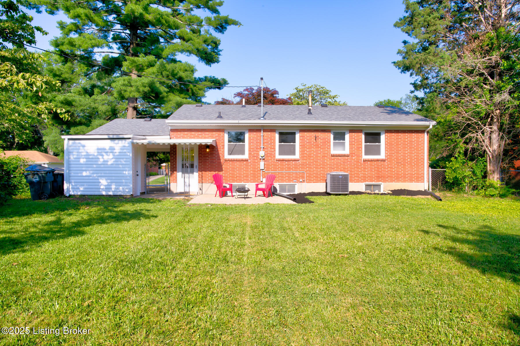 2609 Tregaron Ave
