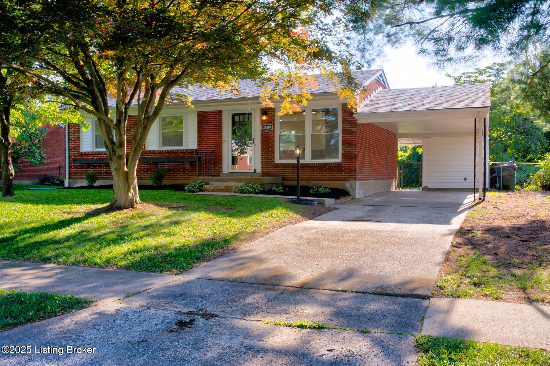 2609 Tregaron Ave