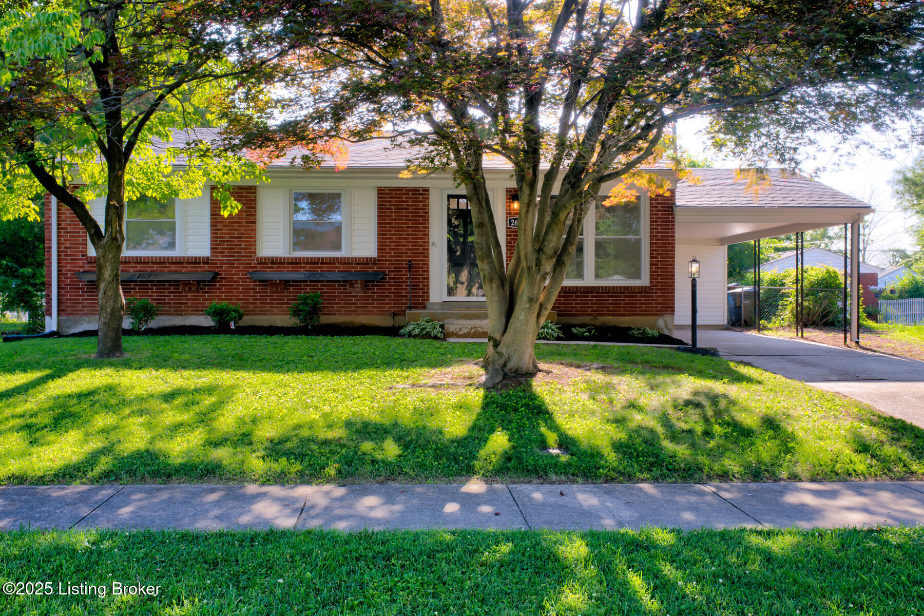 2609 Tregaron Ave