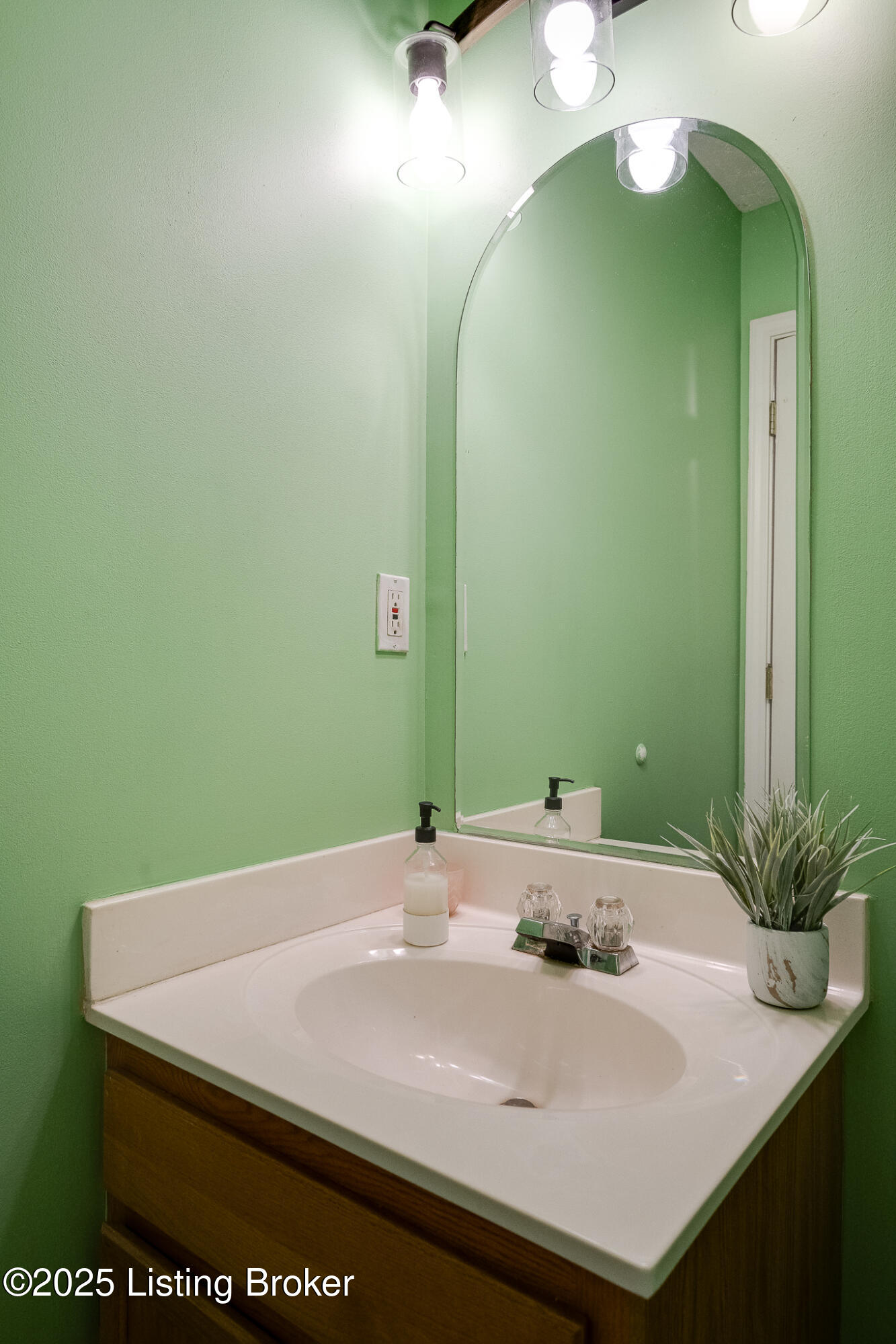 1403 Cadence Ct