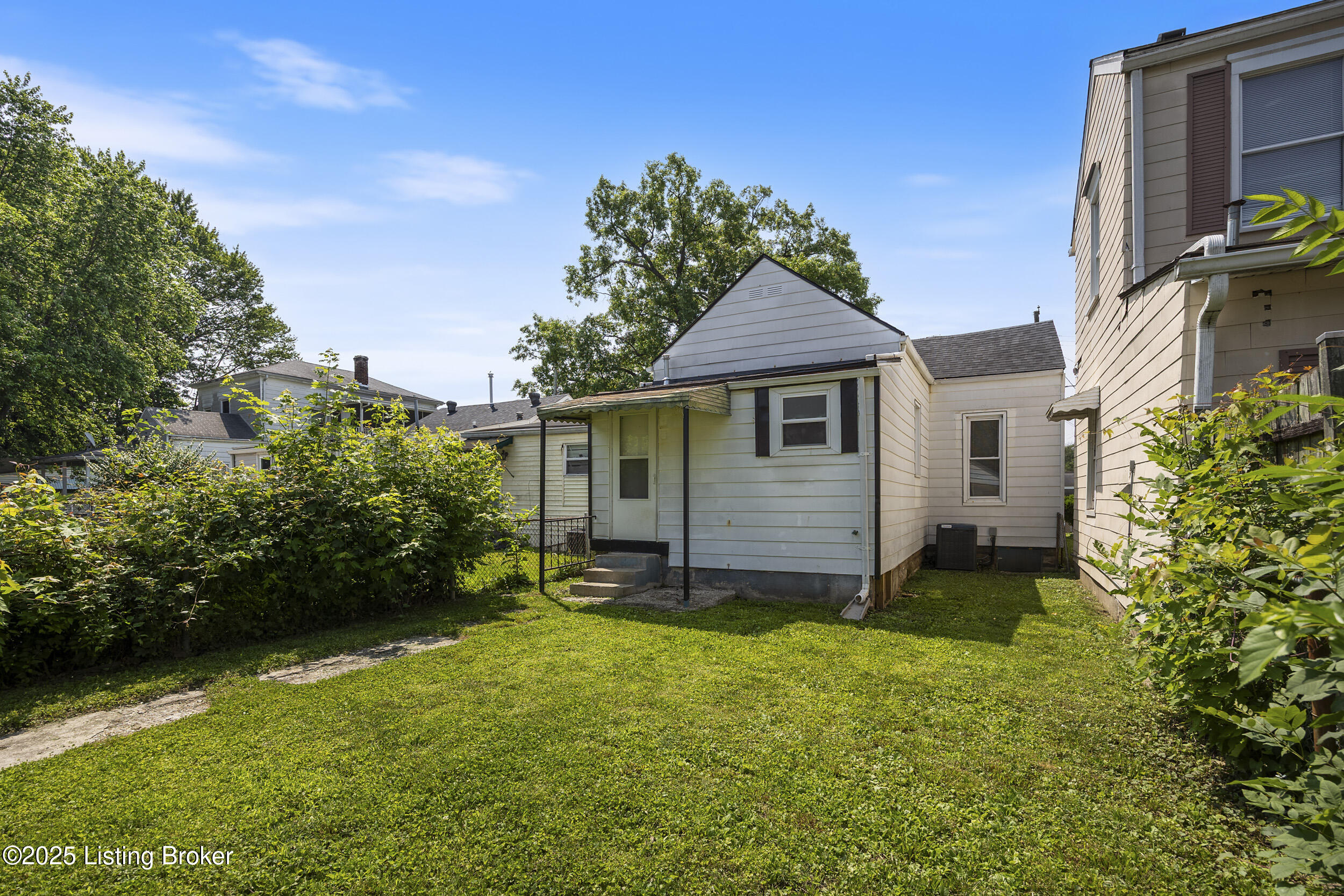 207 Ottawa Ave