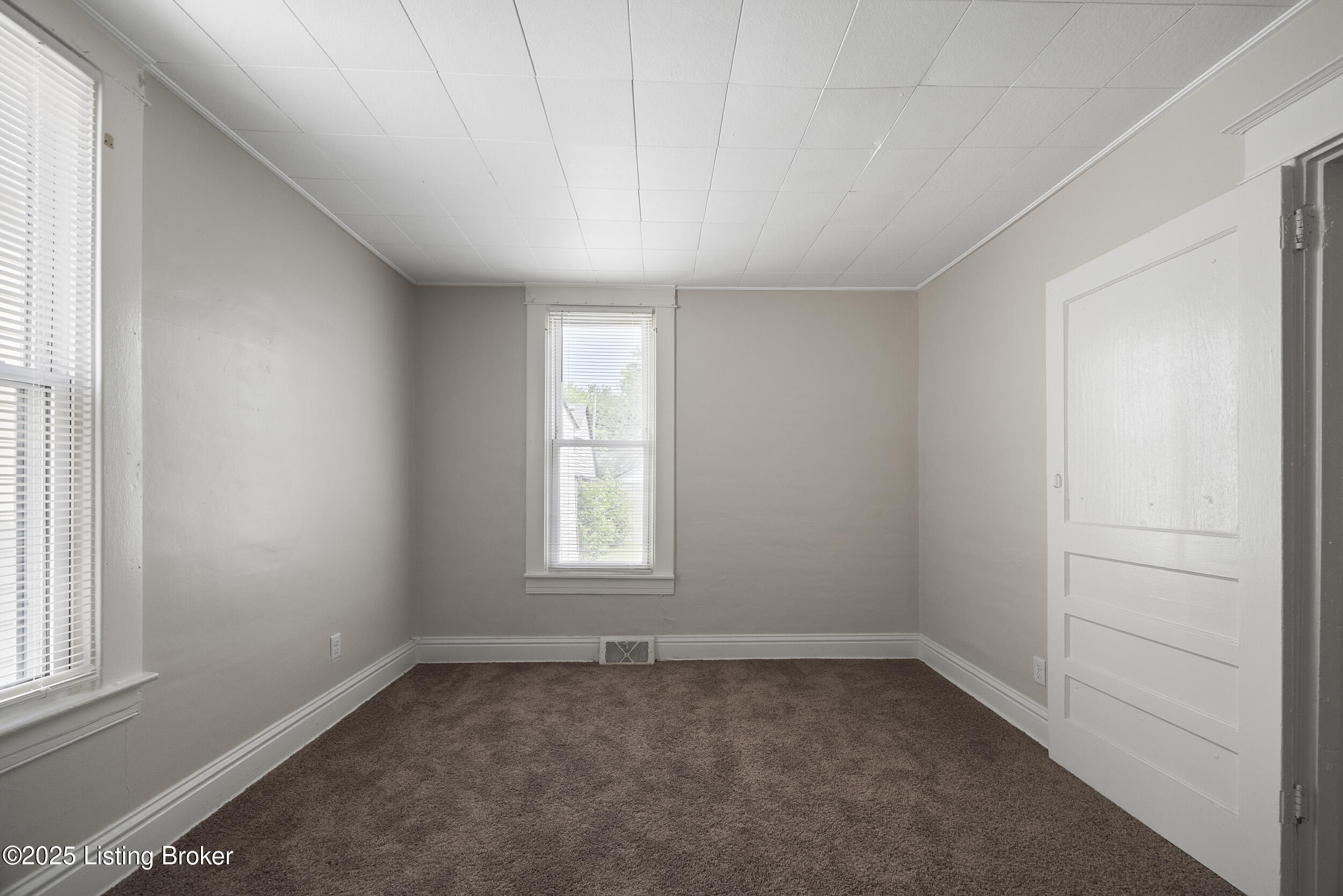 207 Ottawa Ave