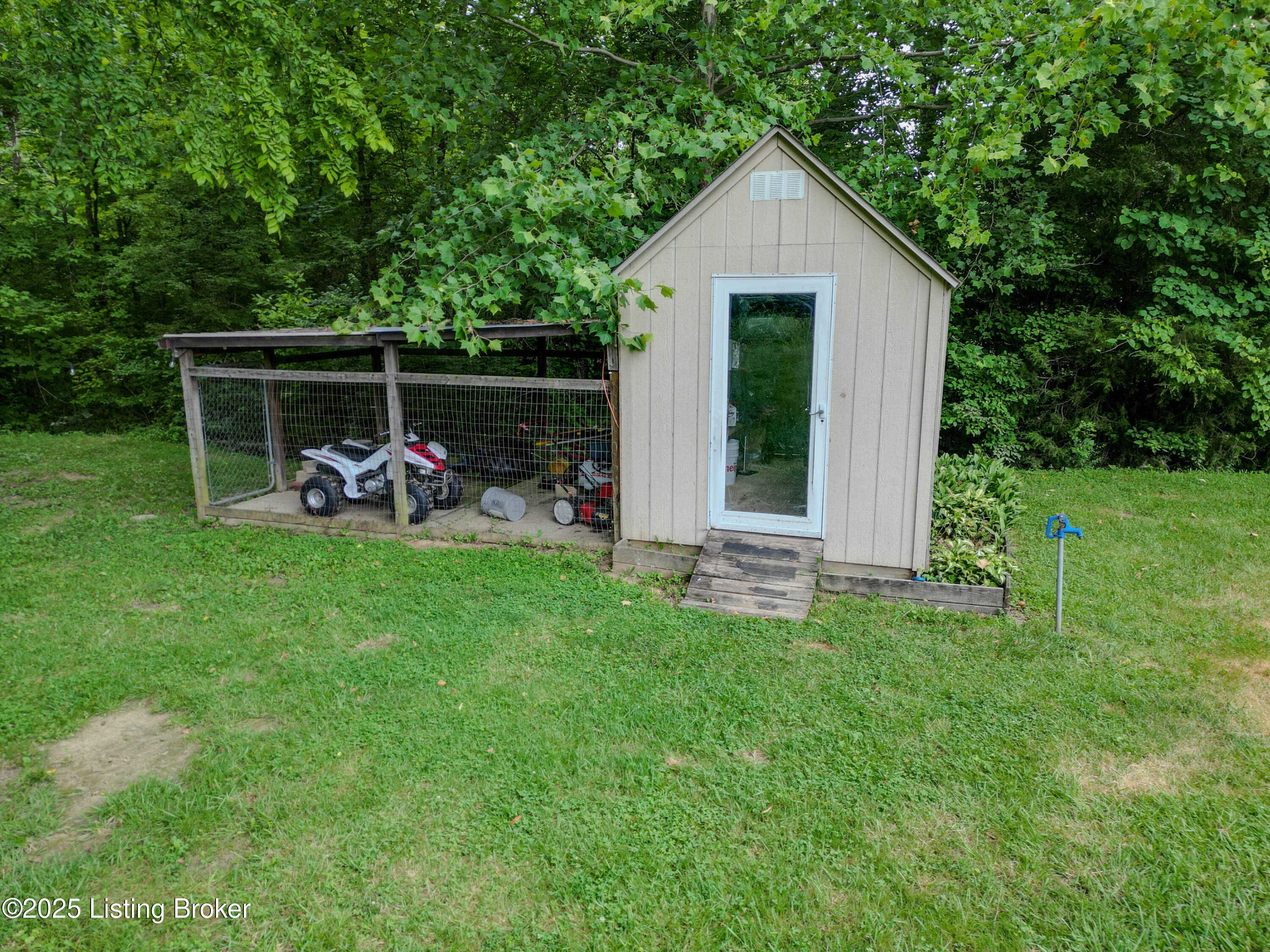 639 Kingswood Dr