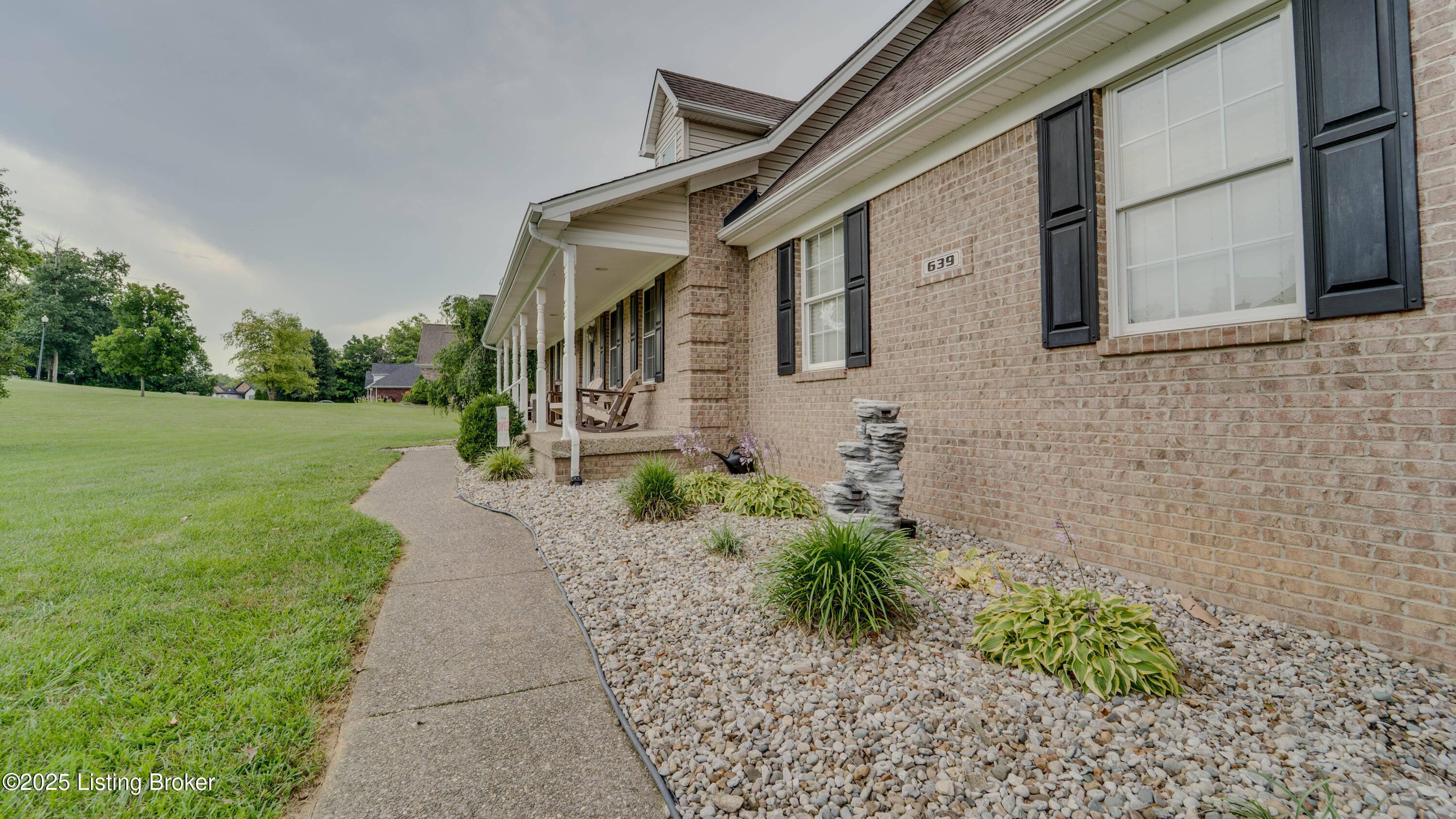 639 Kingswood Dr