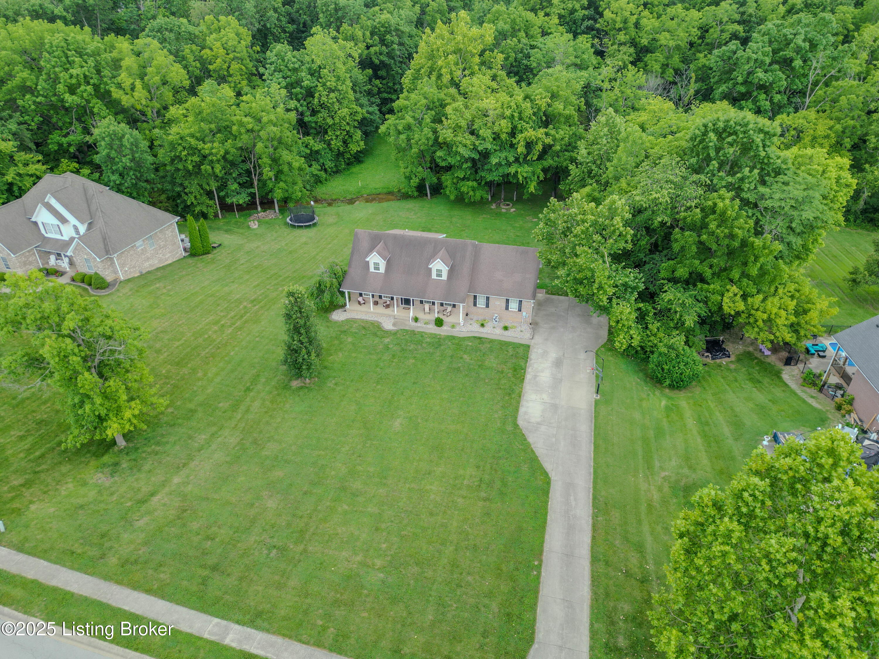 639 Kingswood Dr