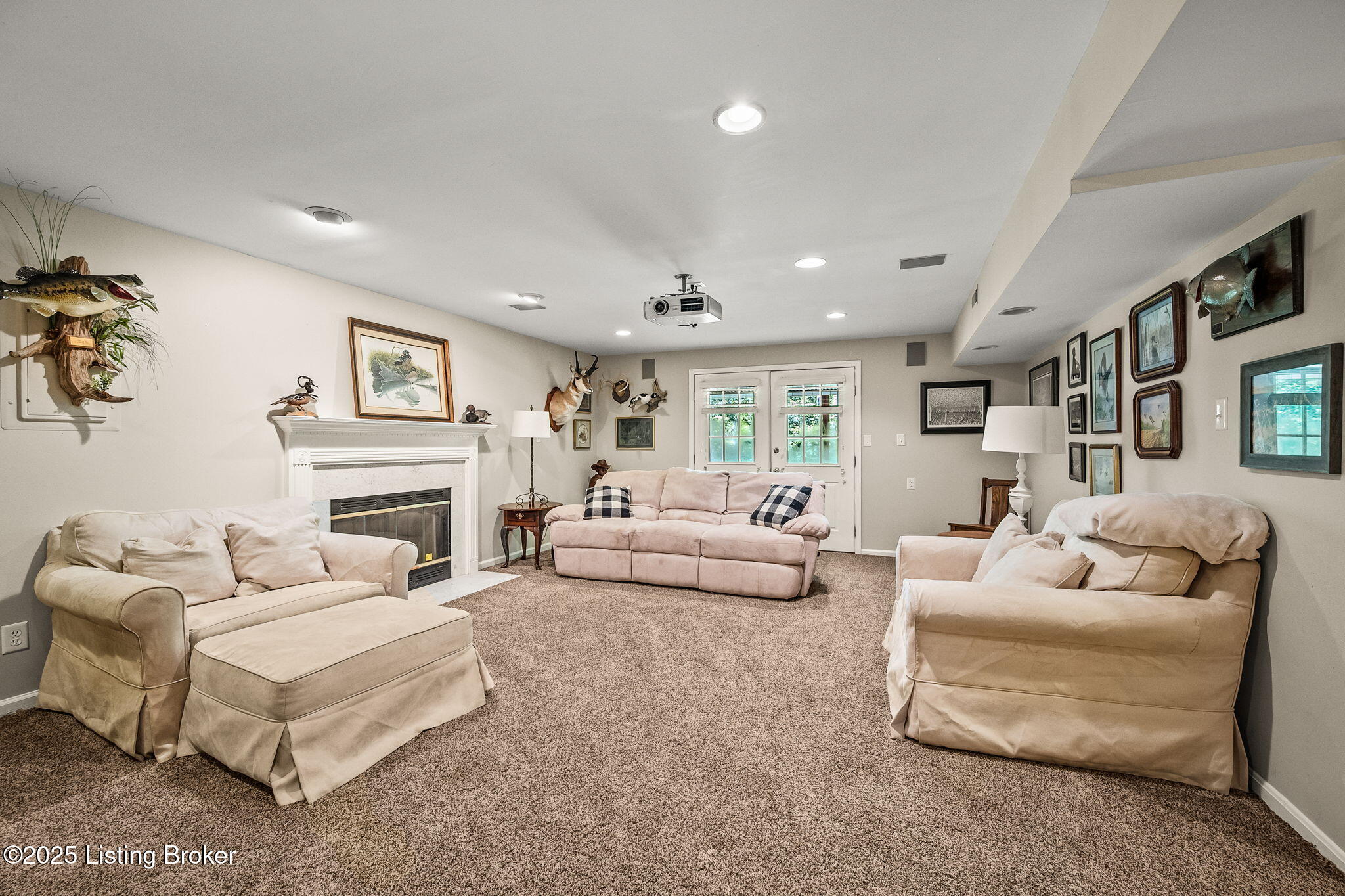 4423 Grand Cir